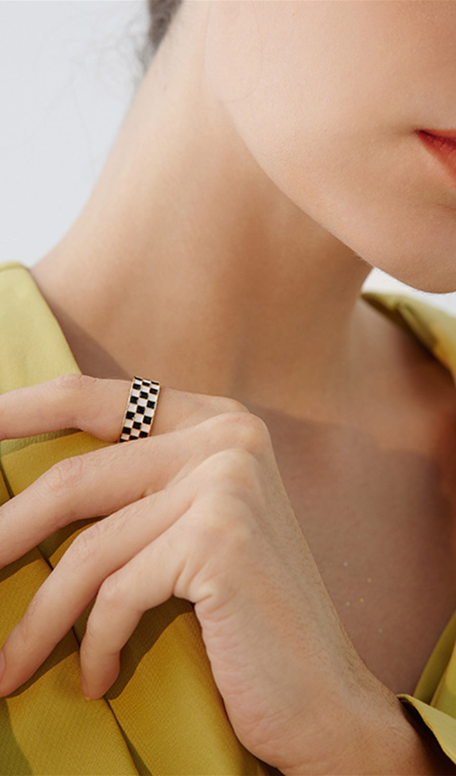 Siyah Beyaz Kareli Dama Tahtası Yüzükler