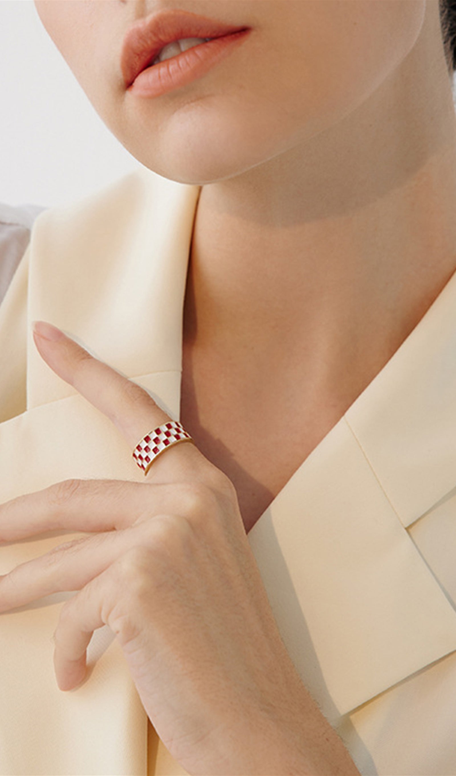 Siyah Beyaz Kareli Dama Tahtası Yüzükler