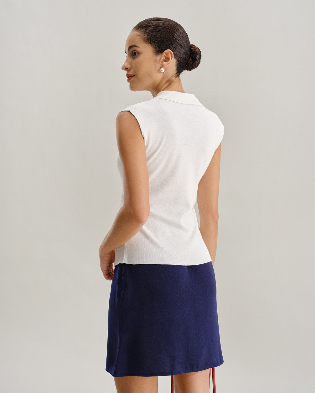 Beyaz Büzgülü Tek Sıra Hırka