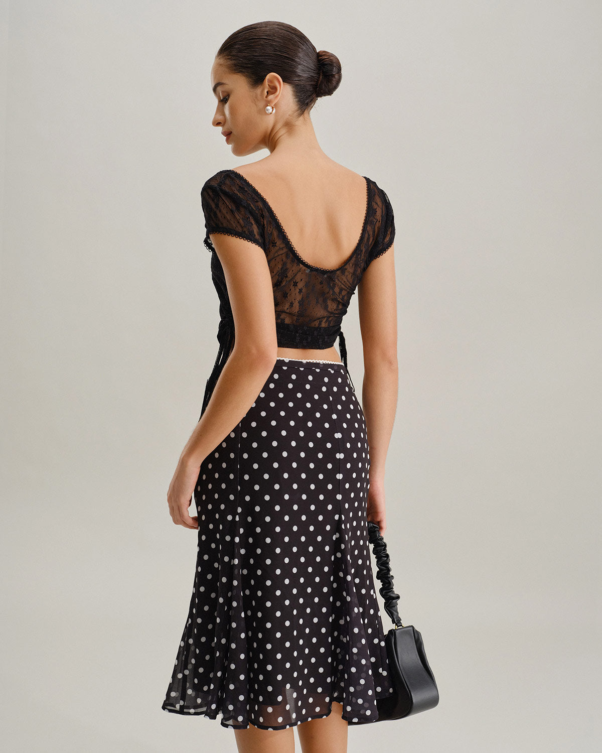 Siyah Fileli Kırpılmış Tişört