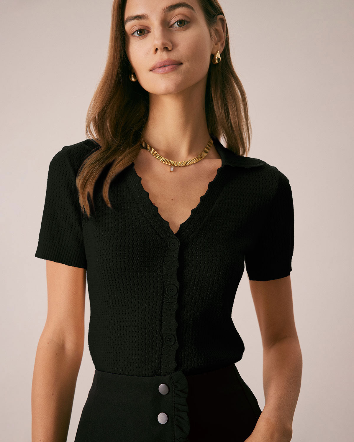 Siyah V Yaka Düğmeli Pointelle Örgü Tişört
