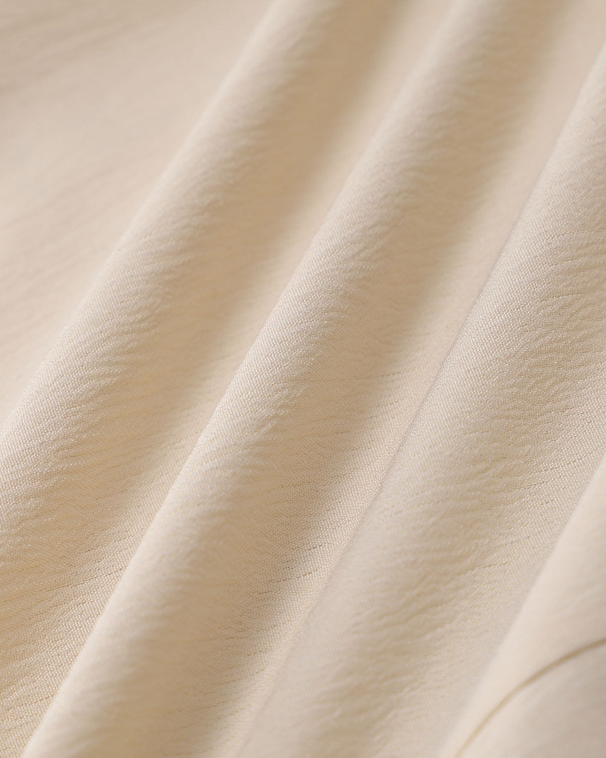 Bej V Yaka Pileli Düğmeli Bluz