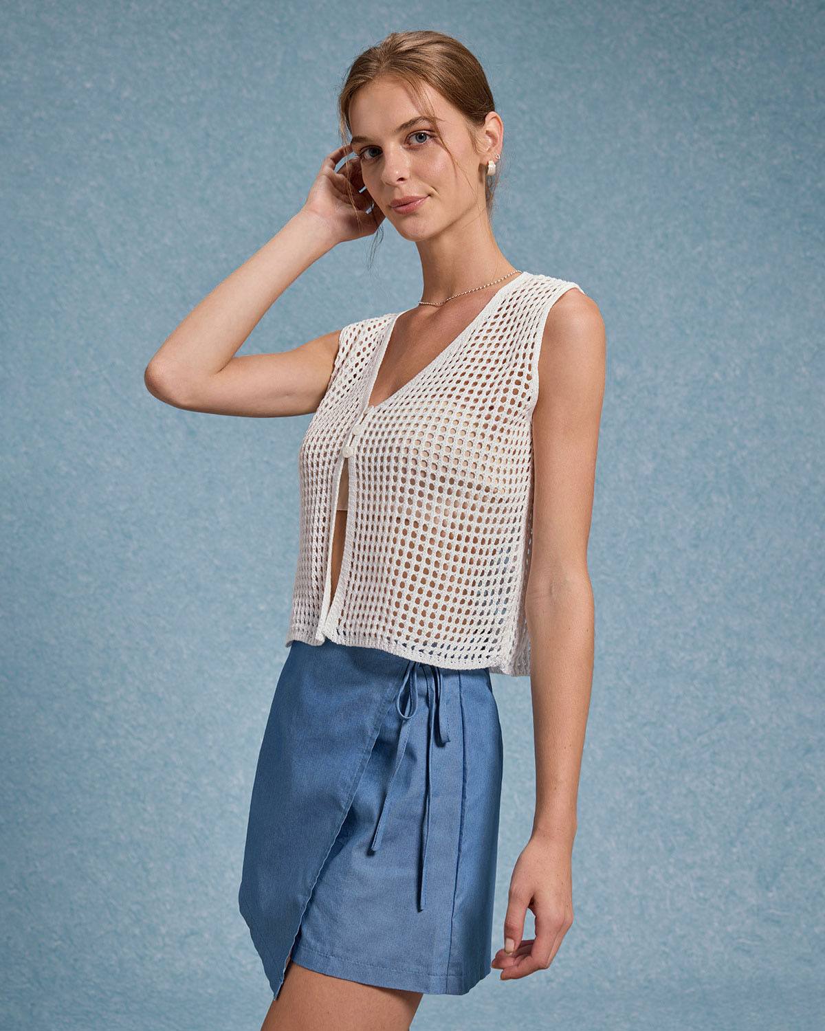 Beyaz V Yakalı Kesikli Tank Top