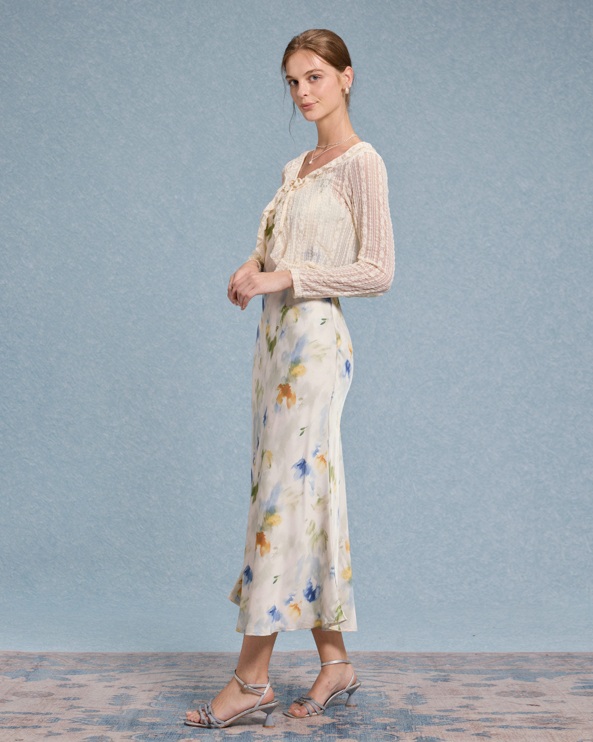 Bej V Yaka Volanlı Hırka