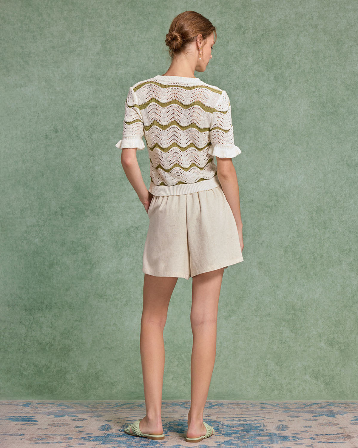 Beyaz Çizgili Yuvarlak Yaka Tığ İşi Kazak