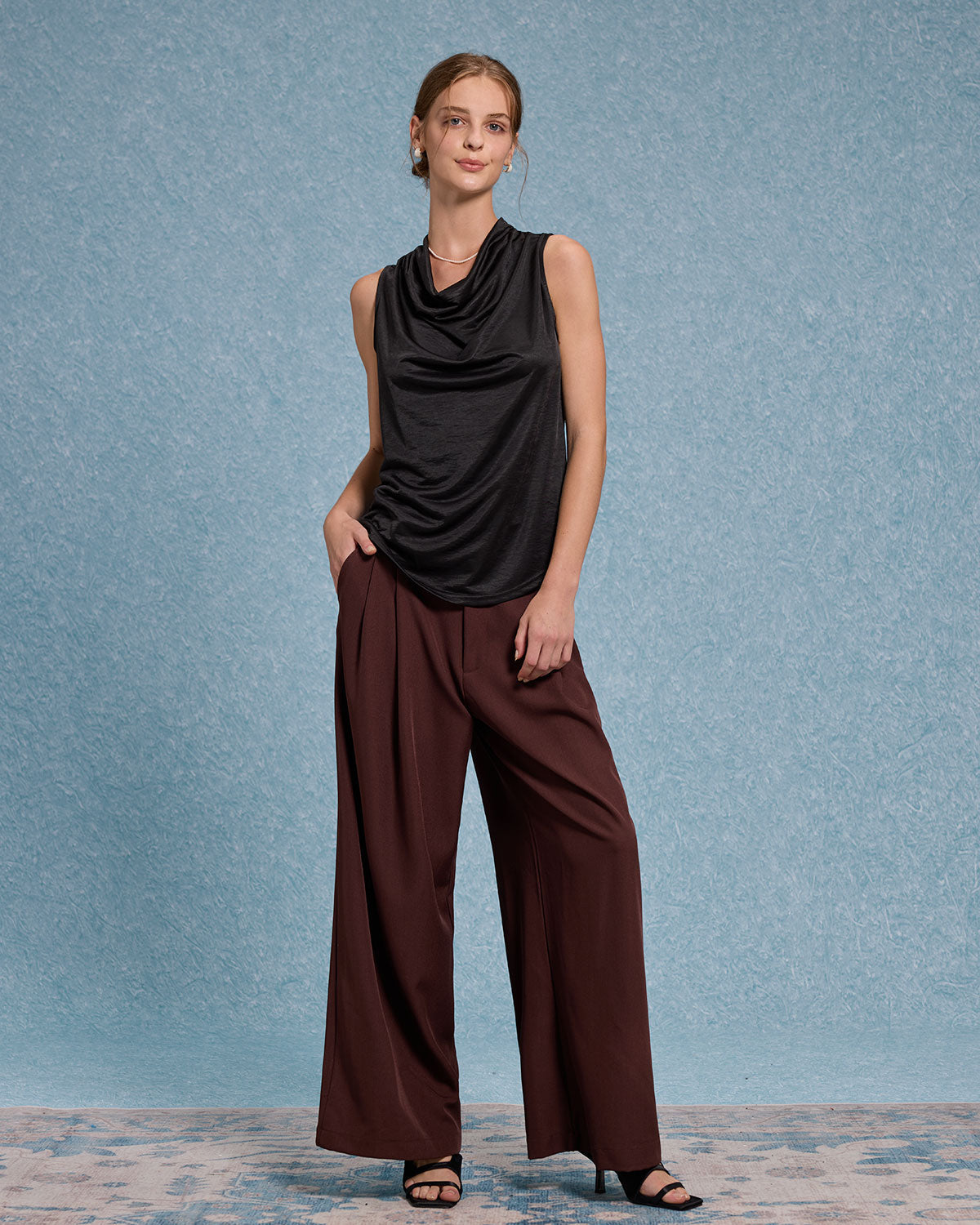 Siyah Kapşonlu Yakalı Tank Top