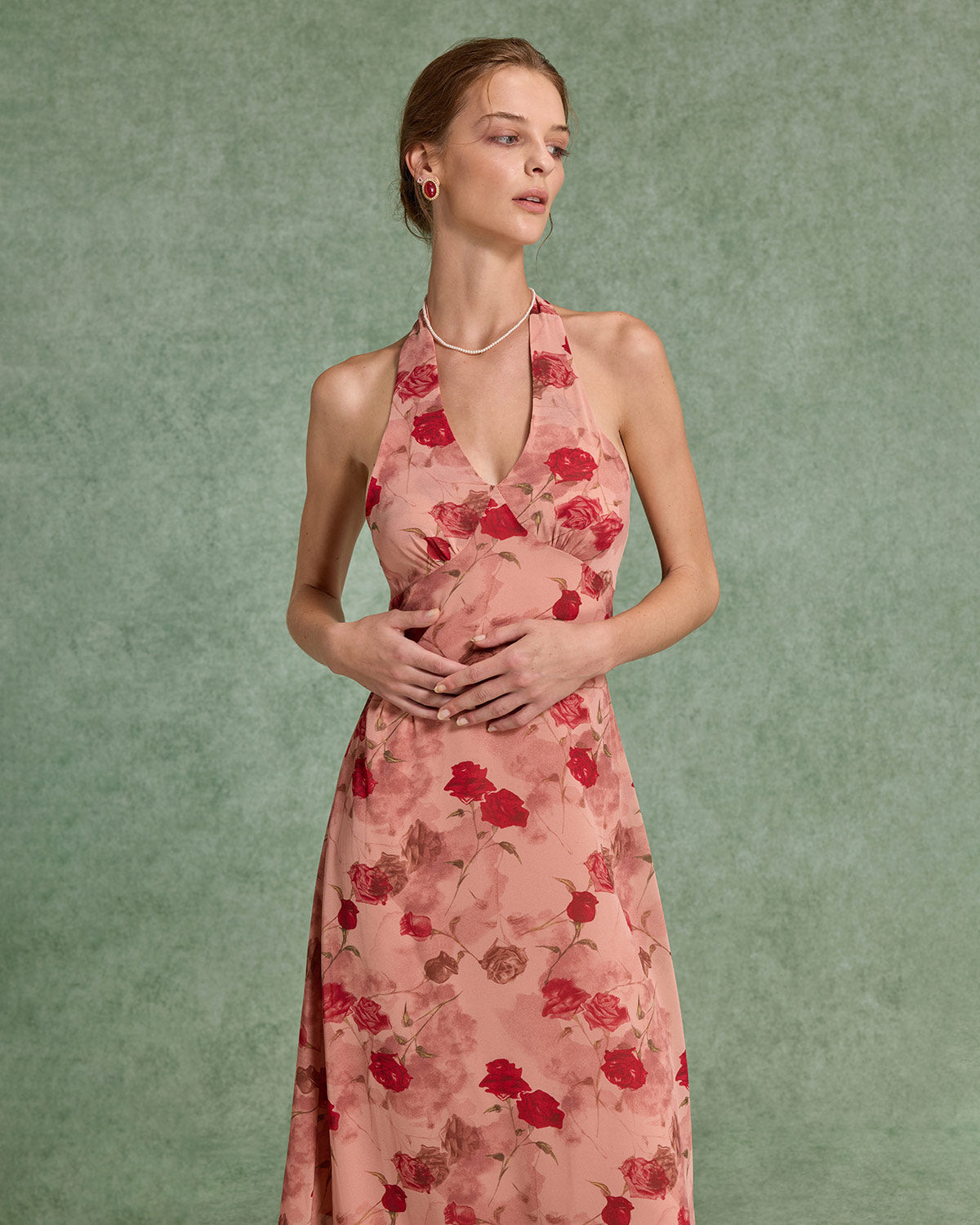 Kırmızı Çiçekli Büzgülü Askılı Maksi Elbise