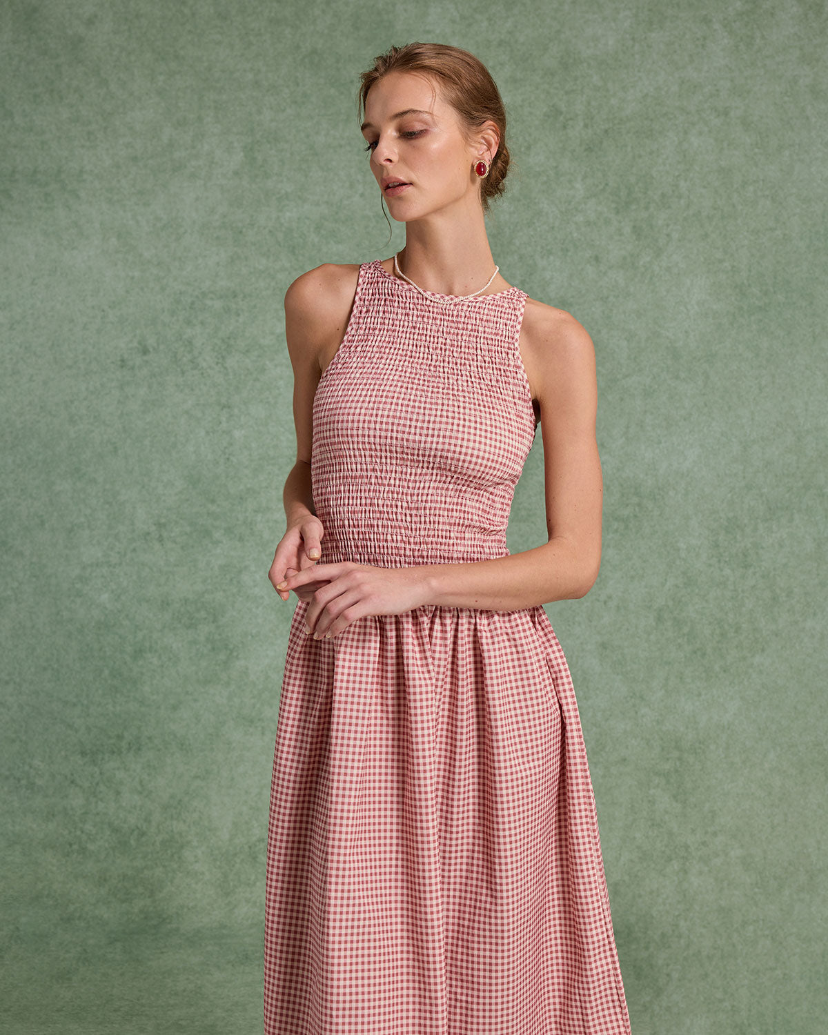 Kırmızı Kareli Büzgülü Kolsuz Midi Elbise