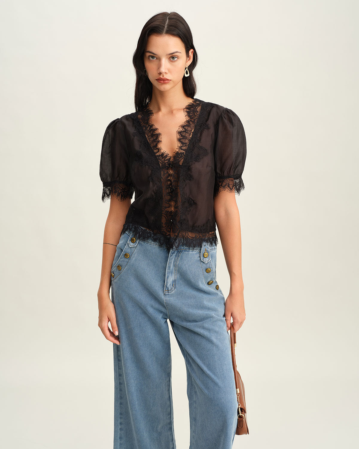 Siyah Kabarık Kollu Dantel Bluz