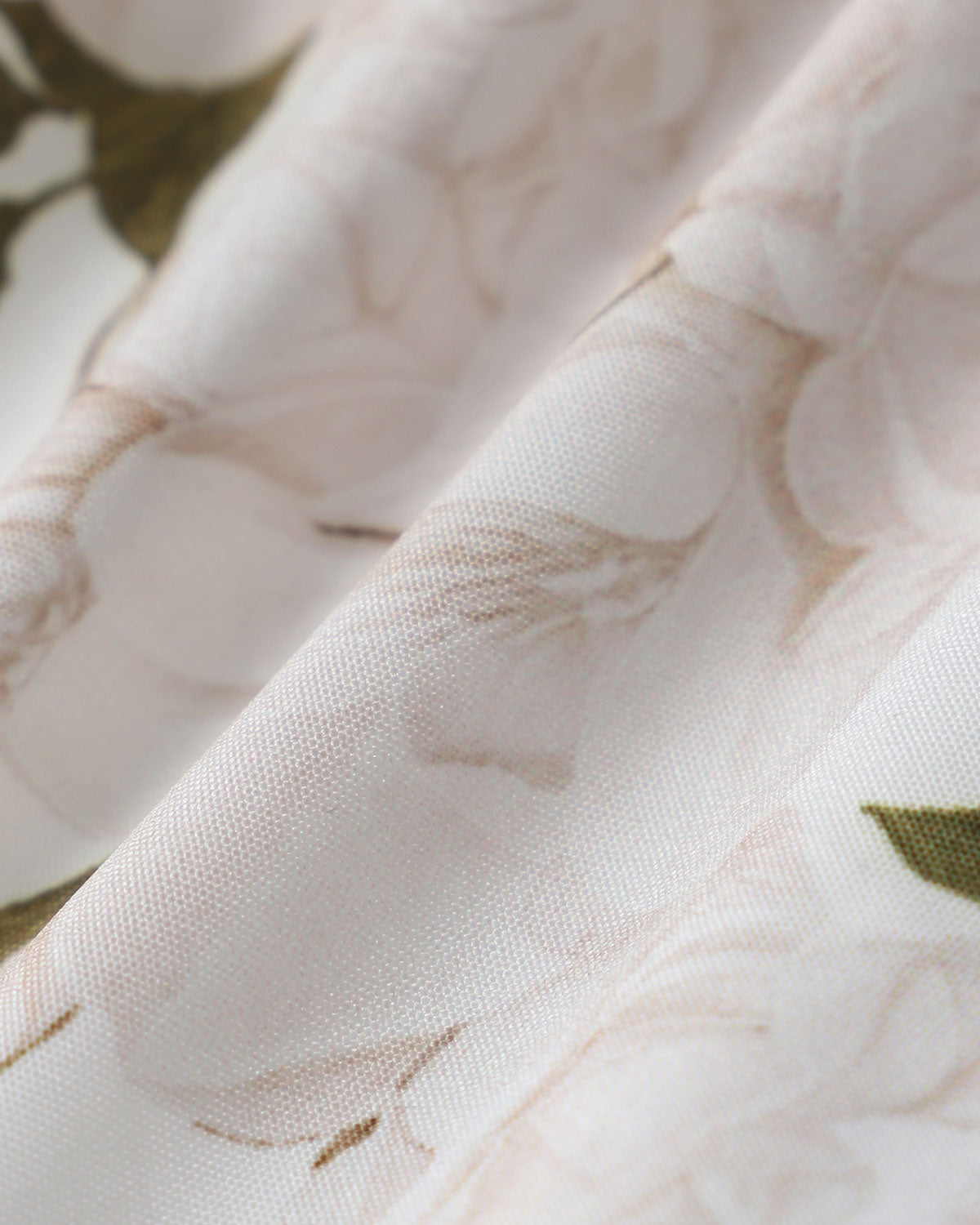 Beyaz Çiçekli Büzgülü Kare Yaka Askılı Üst