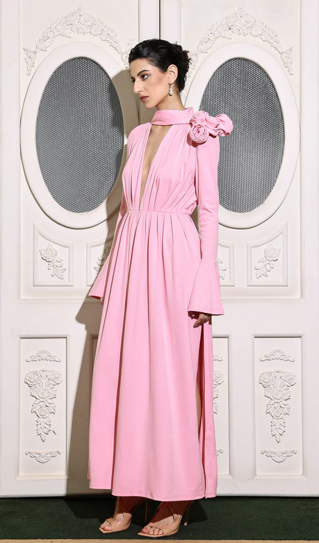 Çiçekli V Yaka Pileli Yırtmaçlı Uzun Elbise - Pembe