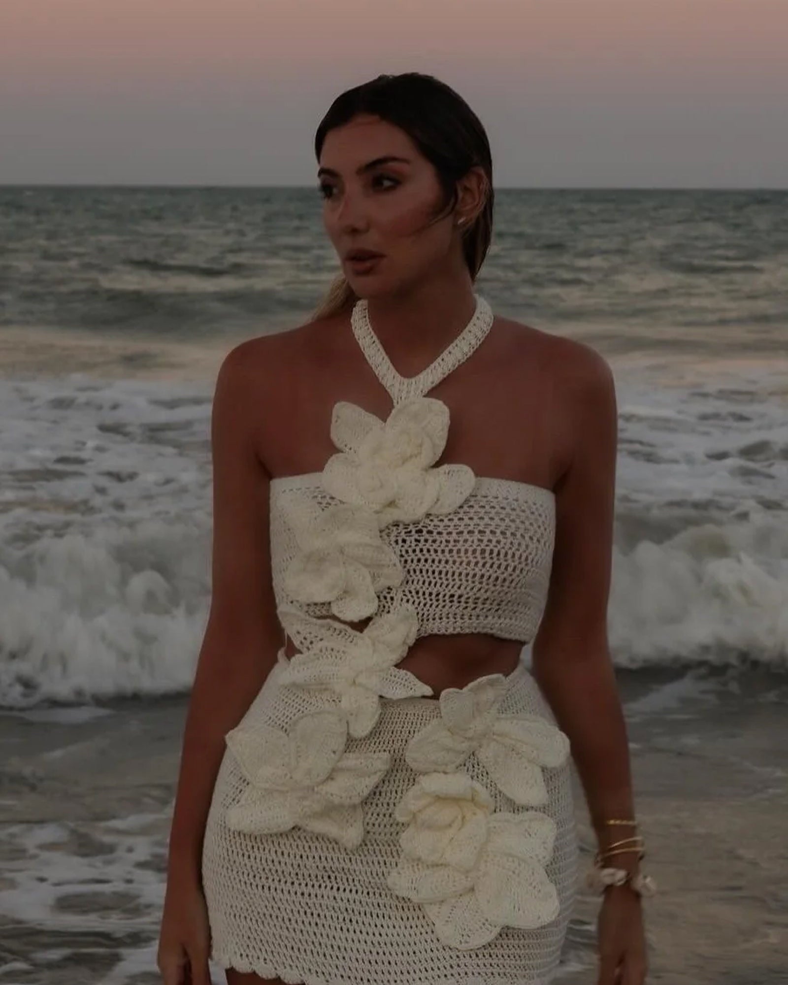 Beyaz/Siyah Örgü Çiçekli Mini Elbise