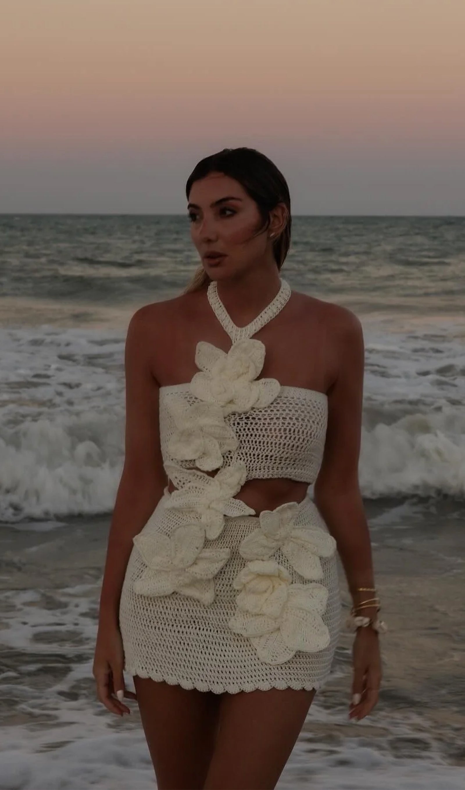 Beyaz/Siyah Örgü Çiçekli Mini Elbise