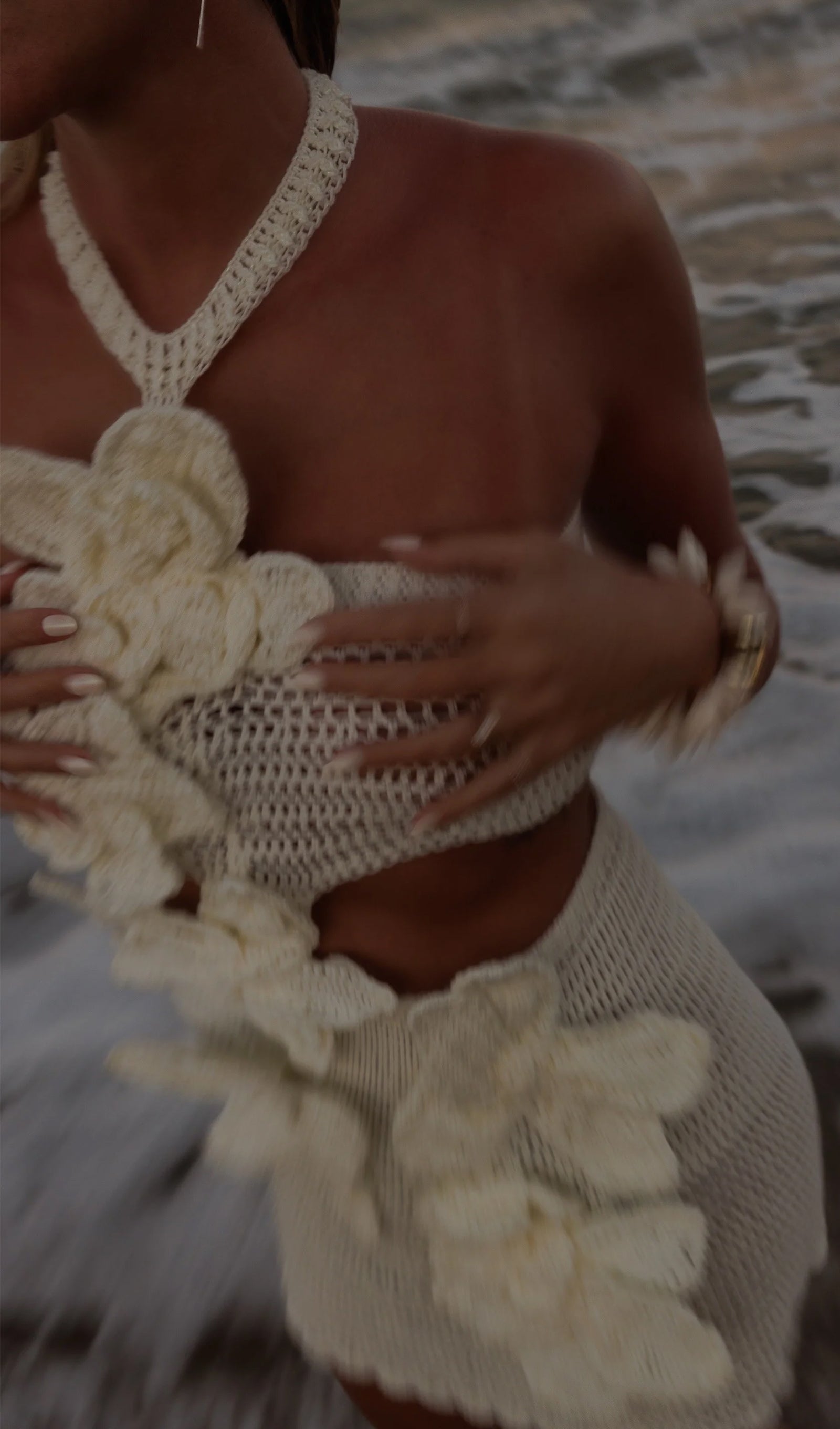 Beyaz/Siyah Örgü Çiçekli Mini Elbise