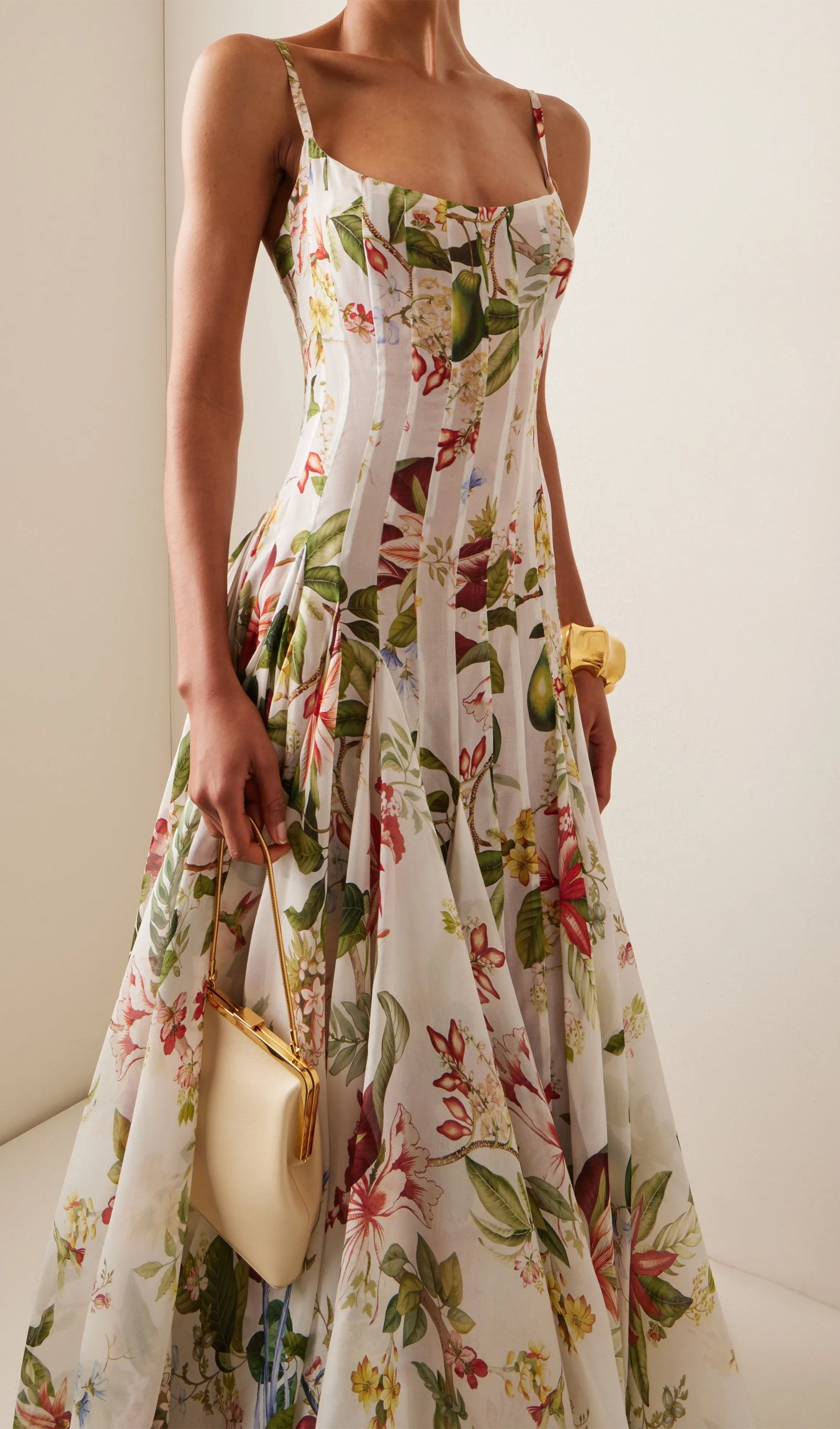 Çiçekli Büzgülü Çiçek Ve Fauna Uzun Elbise