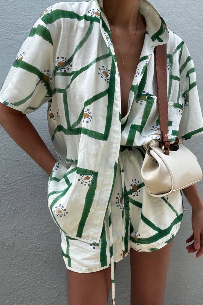 İnce Baskılı Gömlek Şort Takımı