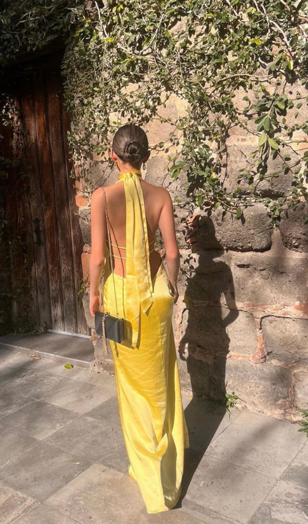 Derin V Yaka Saten Uzun Elbise