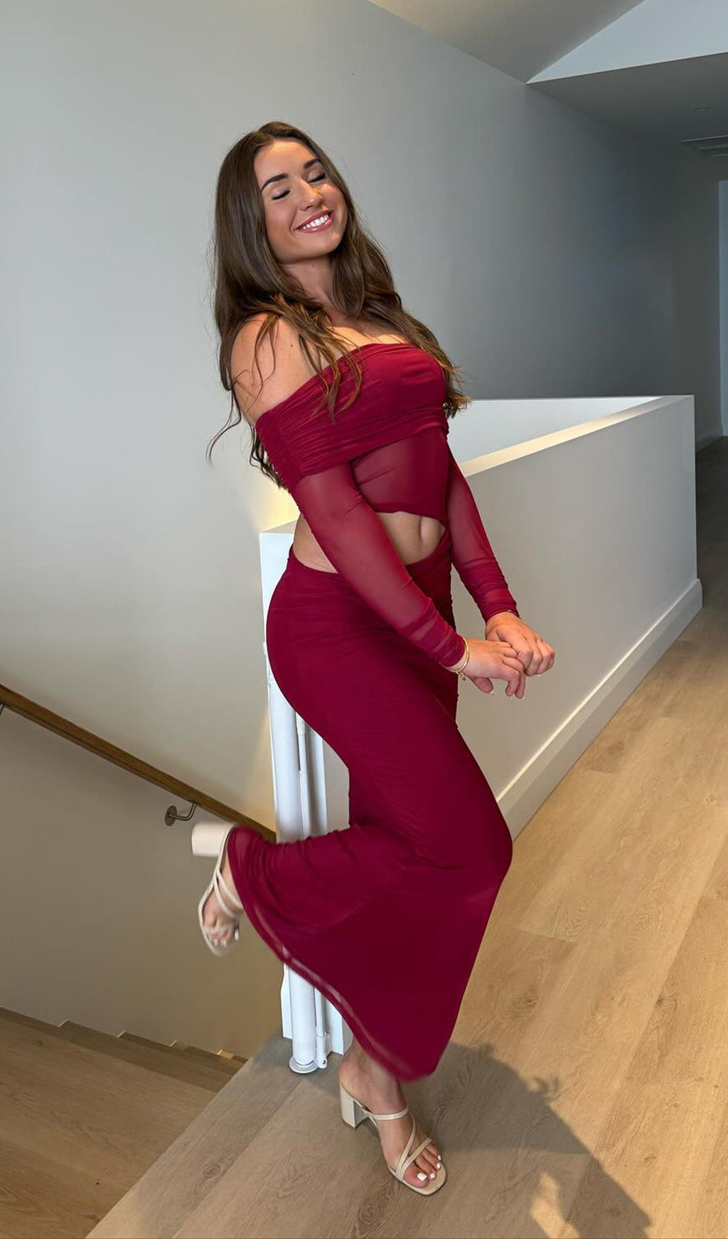 Omuz Açık Şeffaf Uzun File Kırmızı