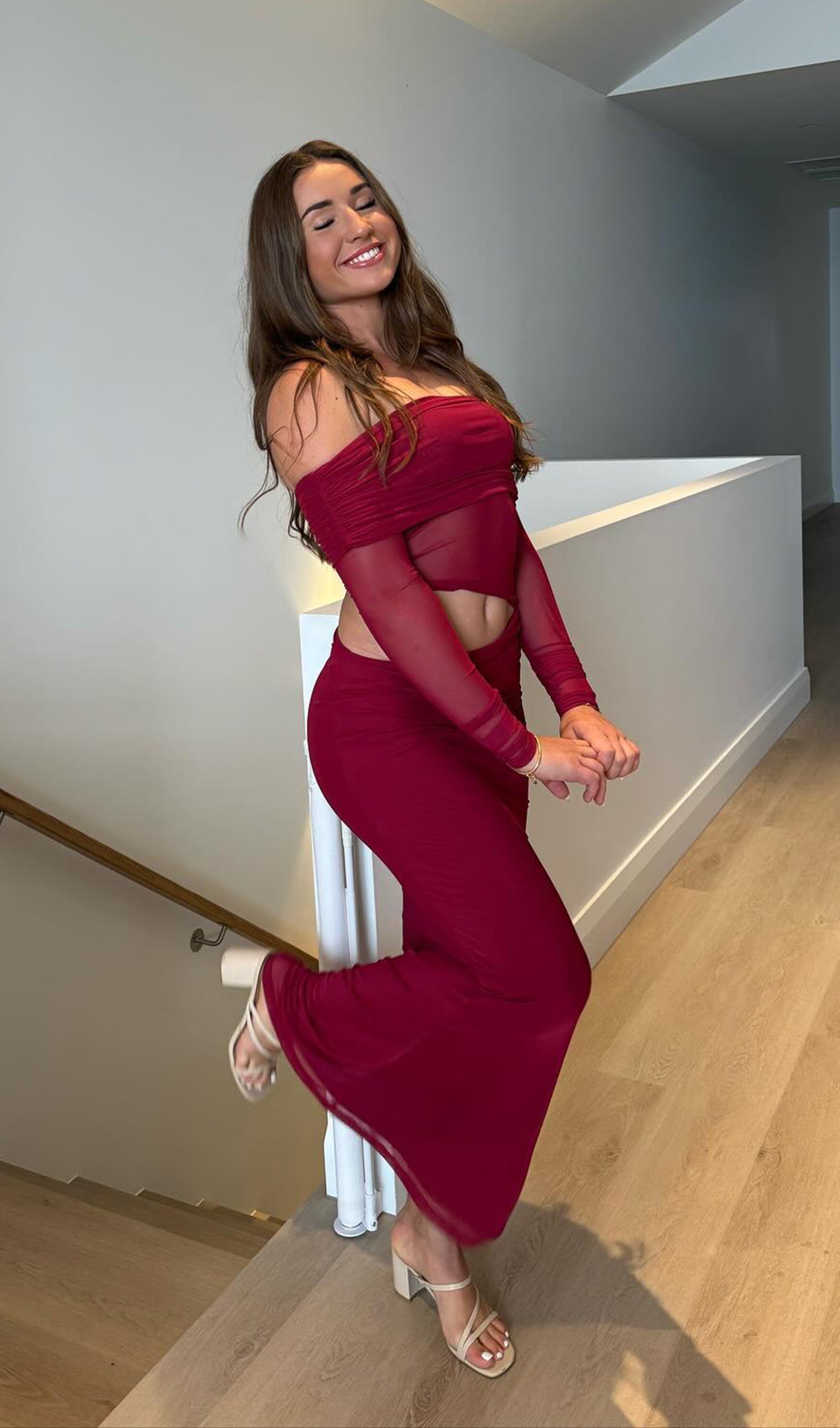 Omuz Açık Şeffaf Uzun File Kırmızı