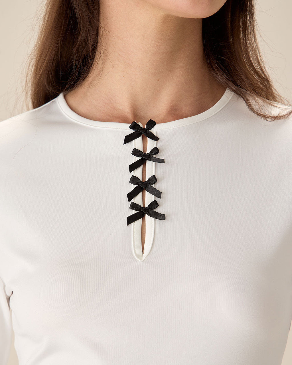 Beyaz Kontrastlı İlmek İnce Tişört