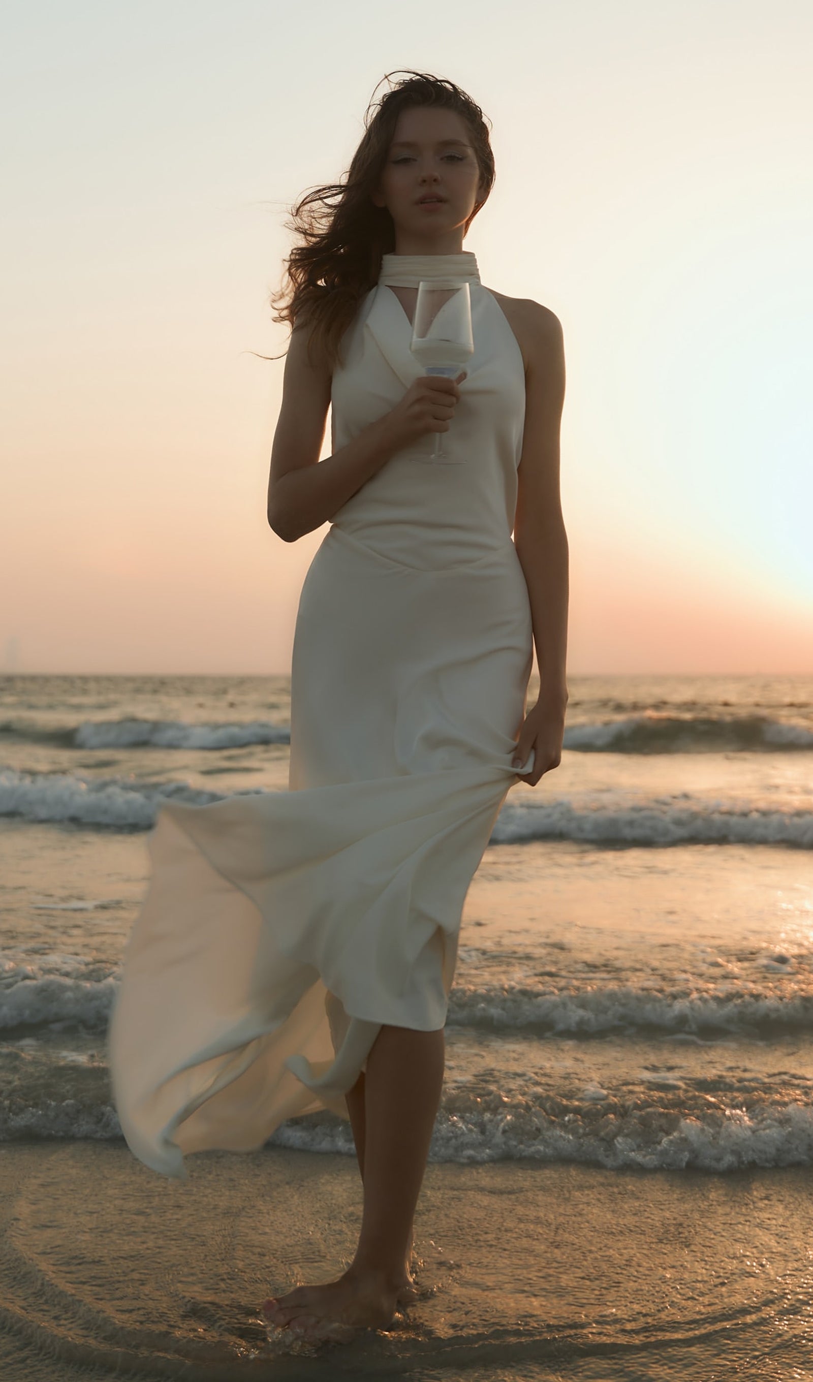 Beyaz Saten İnci Dekorlu Uzun Elbise