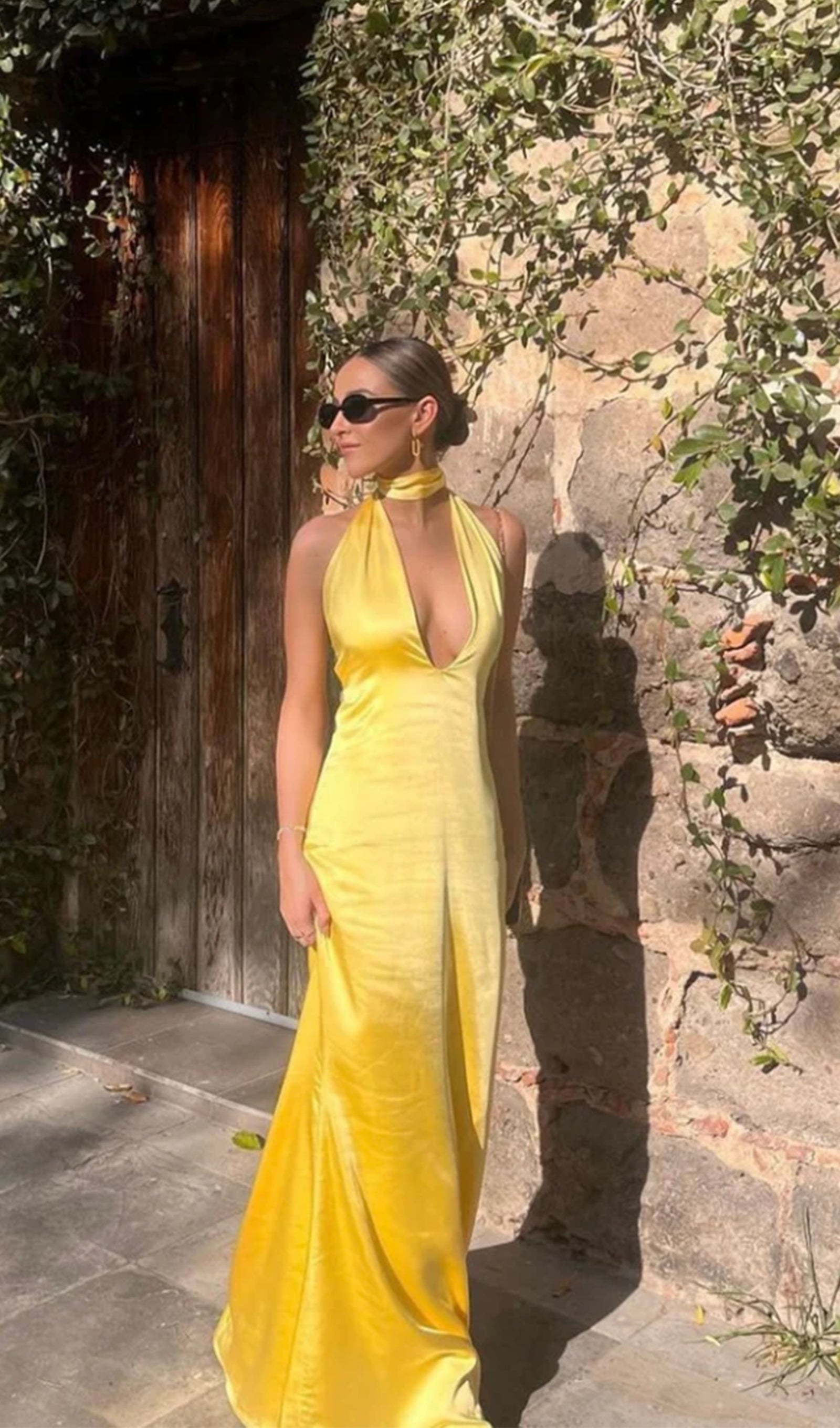 Derin V Yaka Saten Uzun Elbise