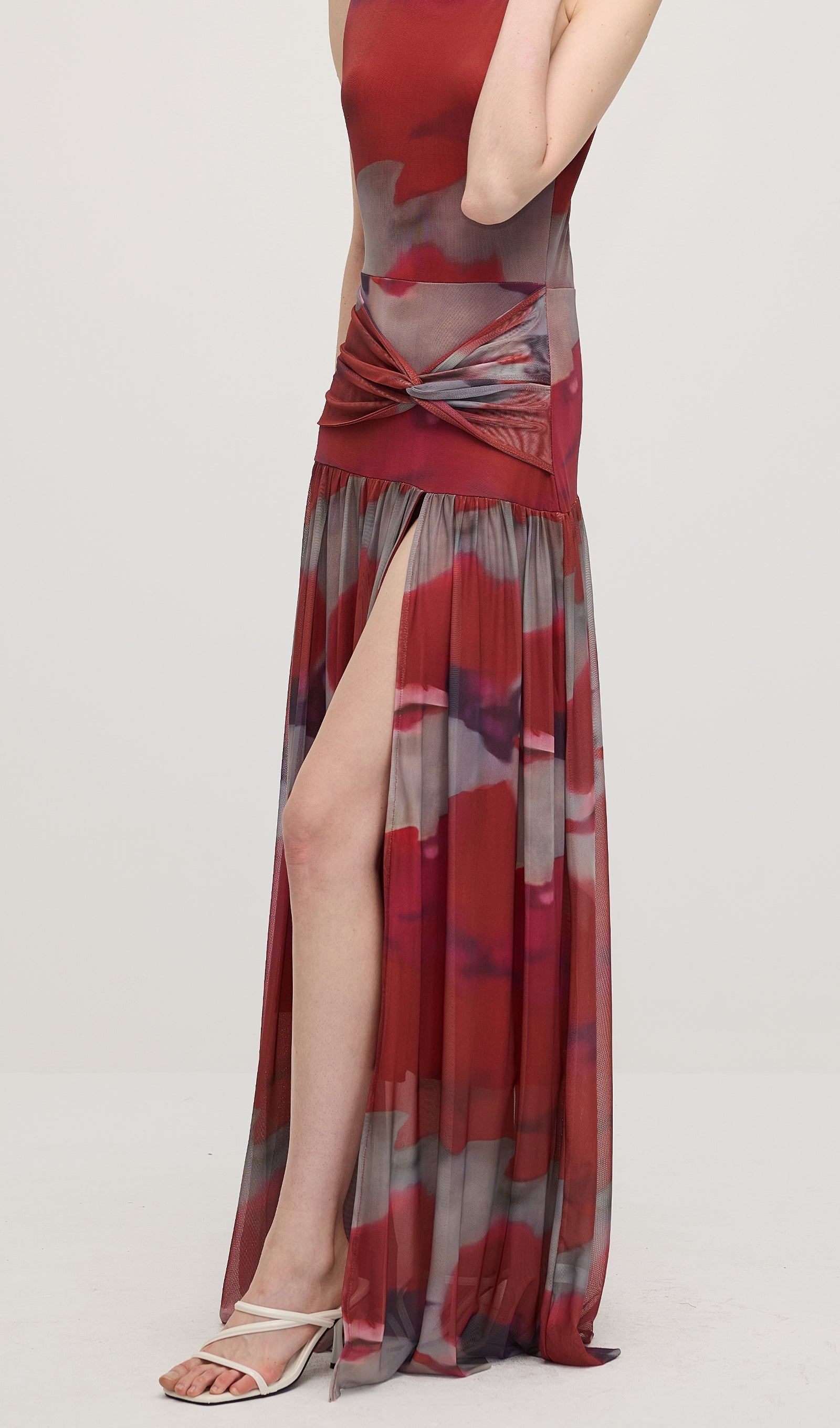 Kolsuz Soyut Çiçek Desenli Slip Uzun Elbise