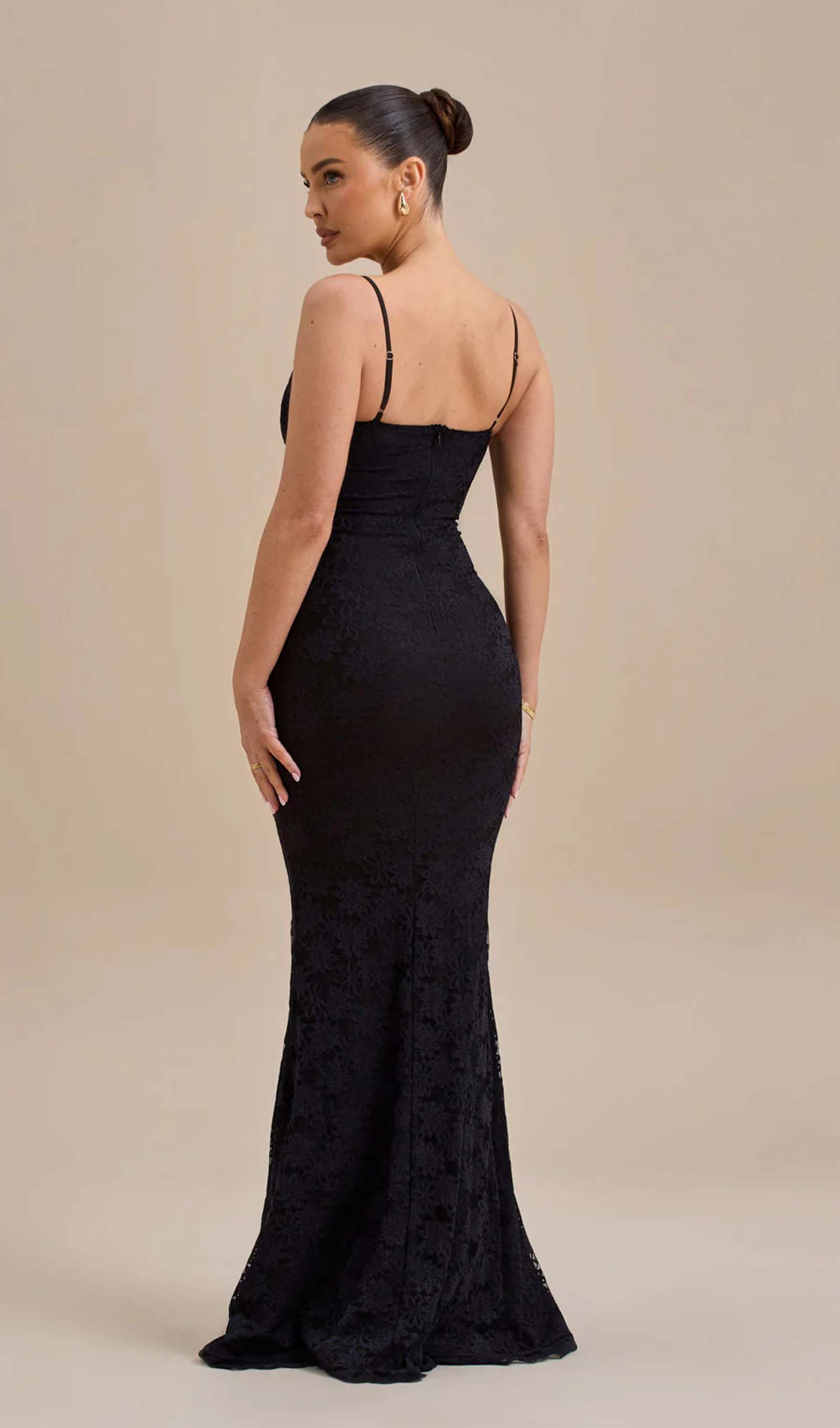 Katı Vücut Şekillendirici Dantel Uzun Elbise