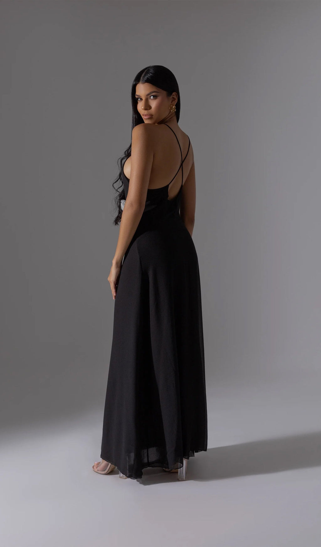 V Yaka Askılı Midi Elbise