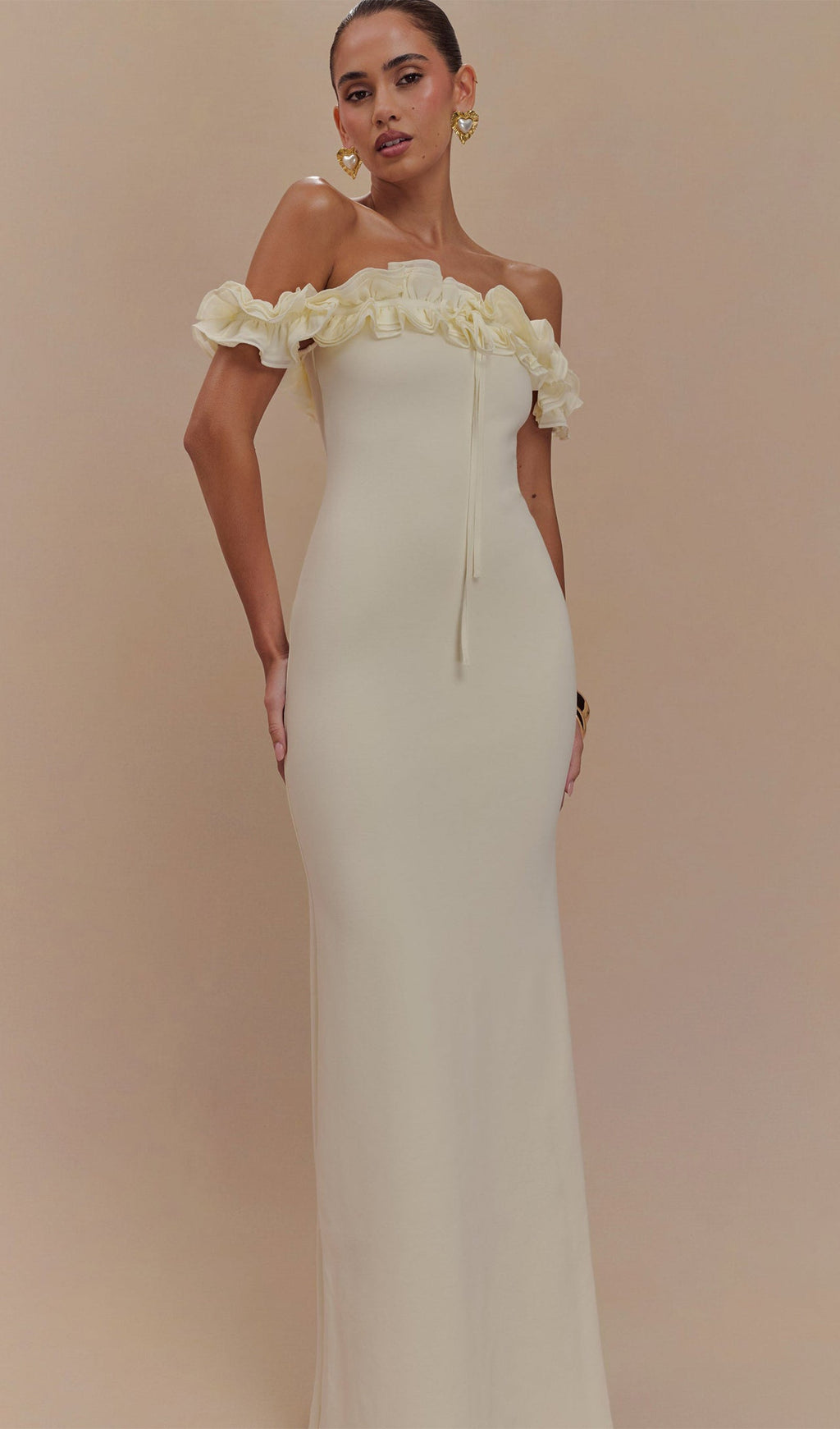 Volanlı Omuz Açık Maksi Elbise