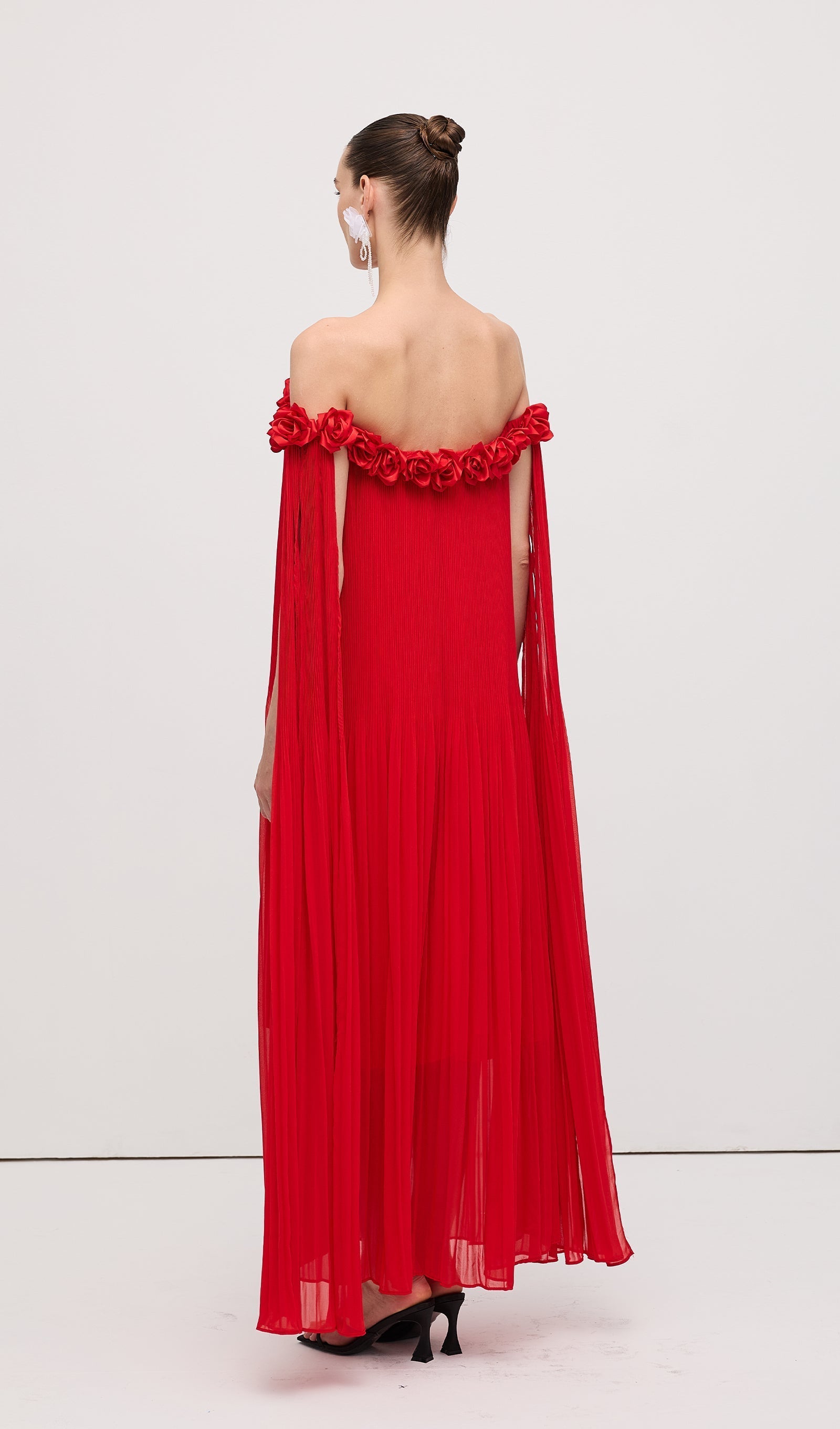 Omuz Açık Drapeli Uzun Elbise