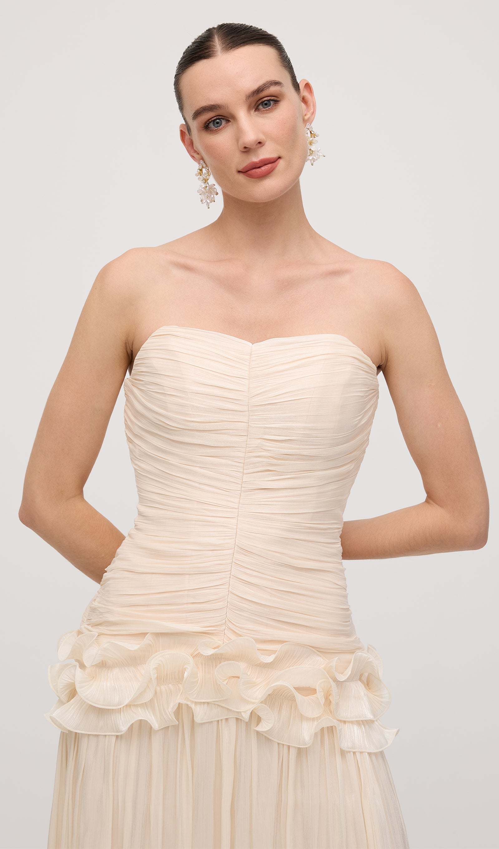 İnce Askısız Volanlı Uzun Elbise