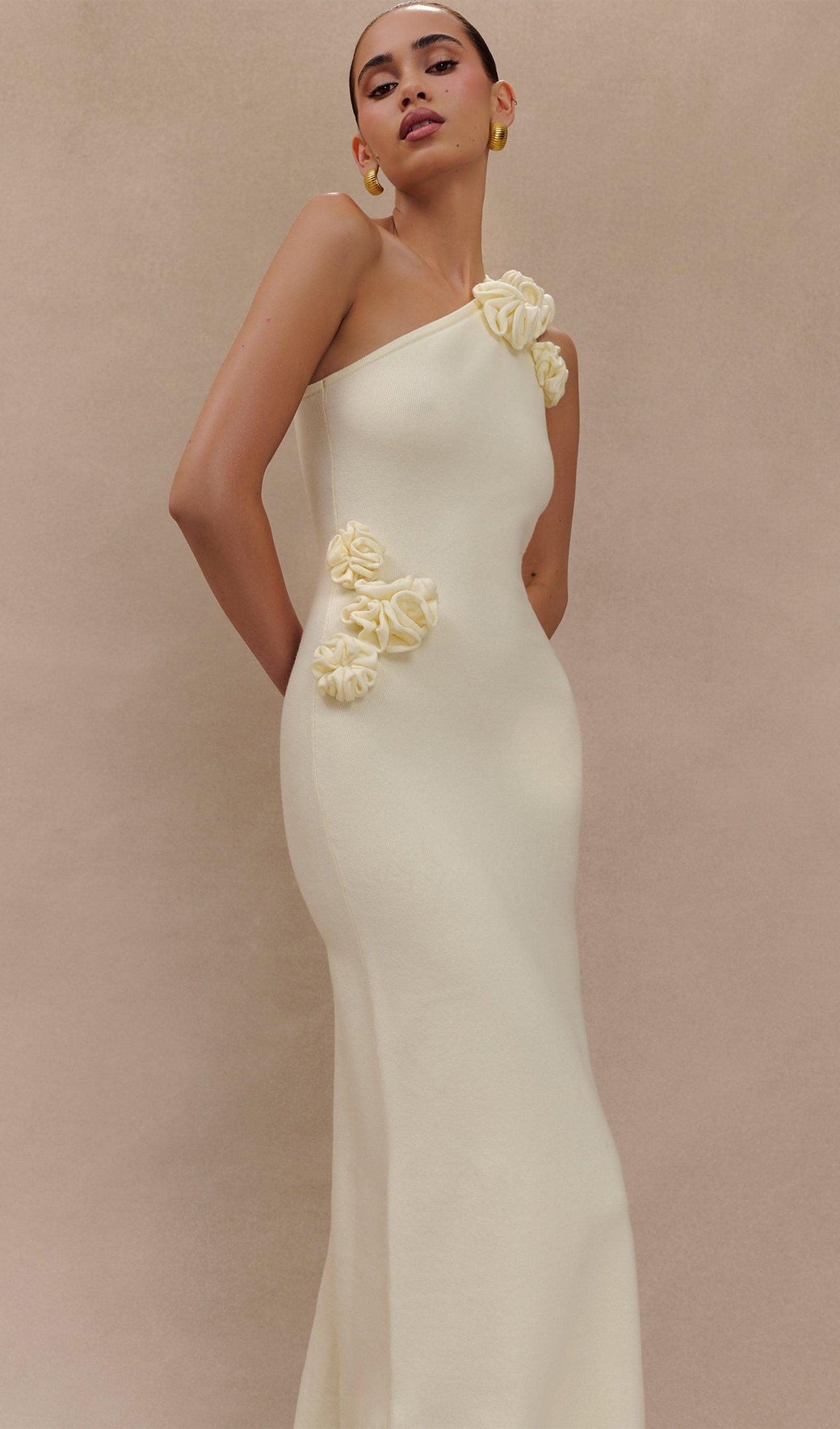 Tek Omuzlu Çiçekli Örme Uzun Elbise