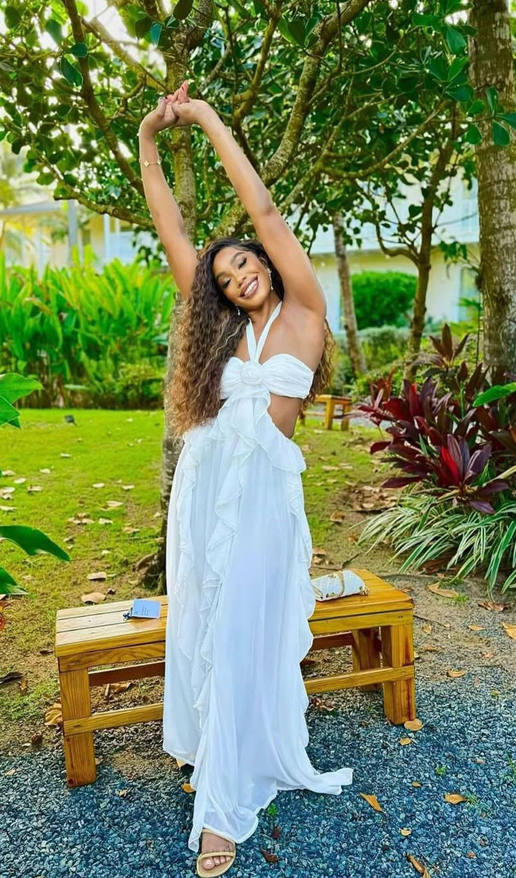 Halter Kesim Volanlı Uzun Elbise