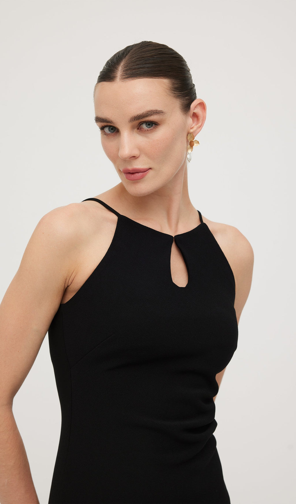 Düz Anahtar Deliği Kesimli Midi Elbise