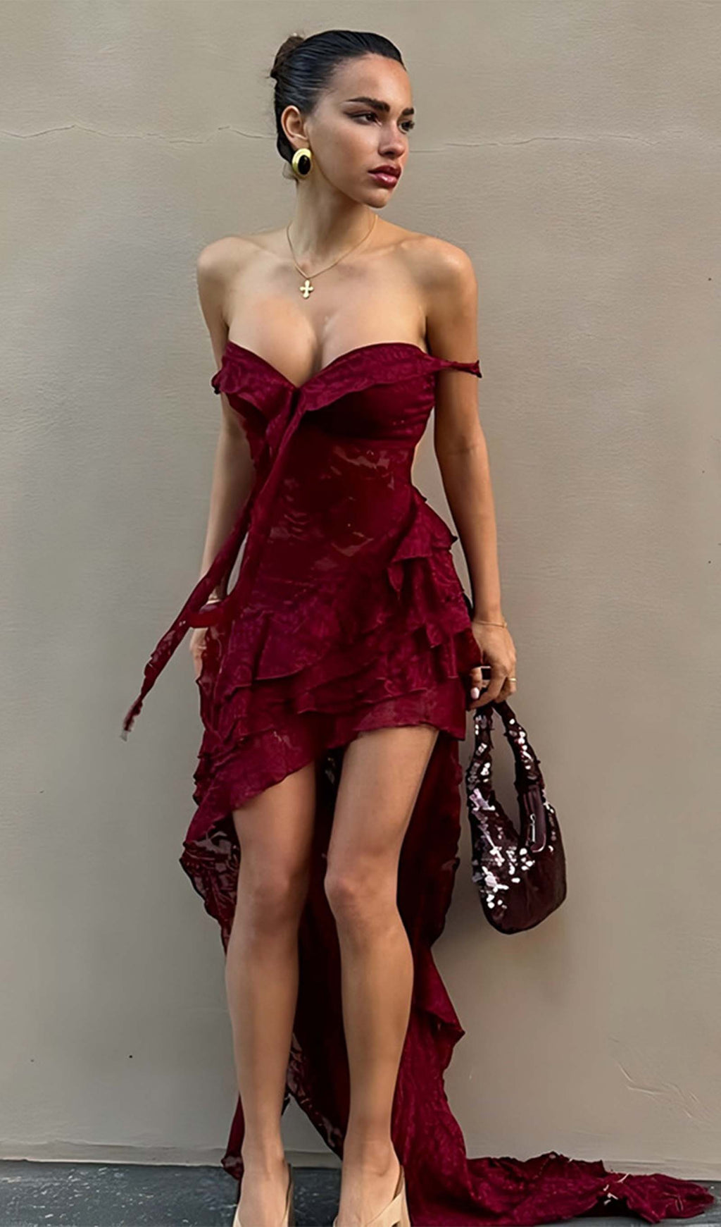 Bordo Renkte Asimetri Etek Ucu Dantelli Fırfırlı Elbise