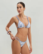 Beyaz Çiçekli Bağcıklı Üçgen Bikini Takımı