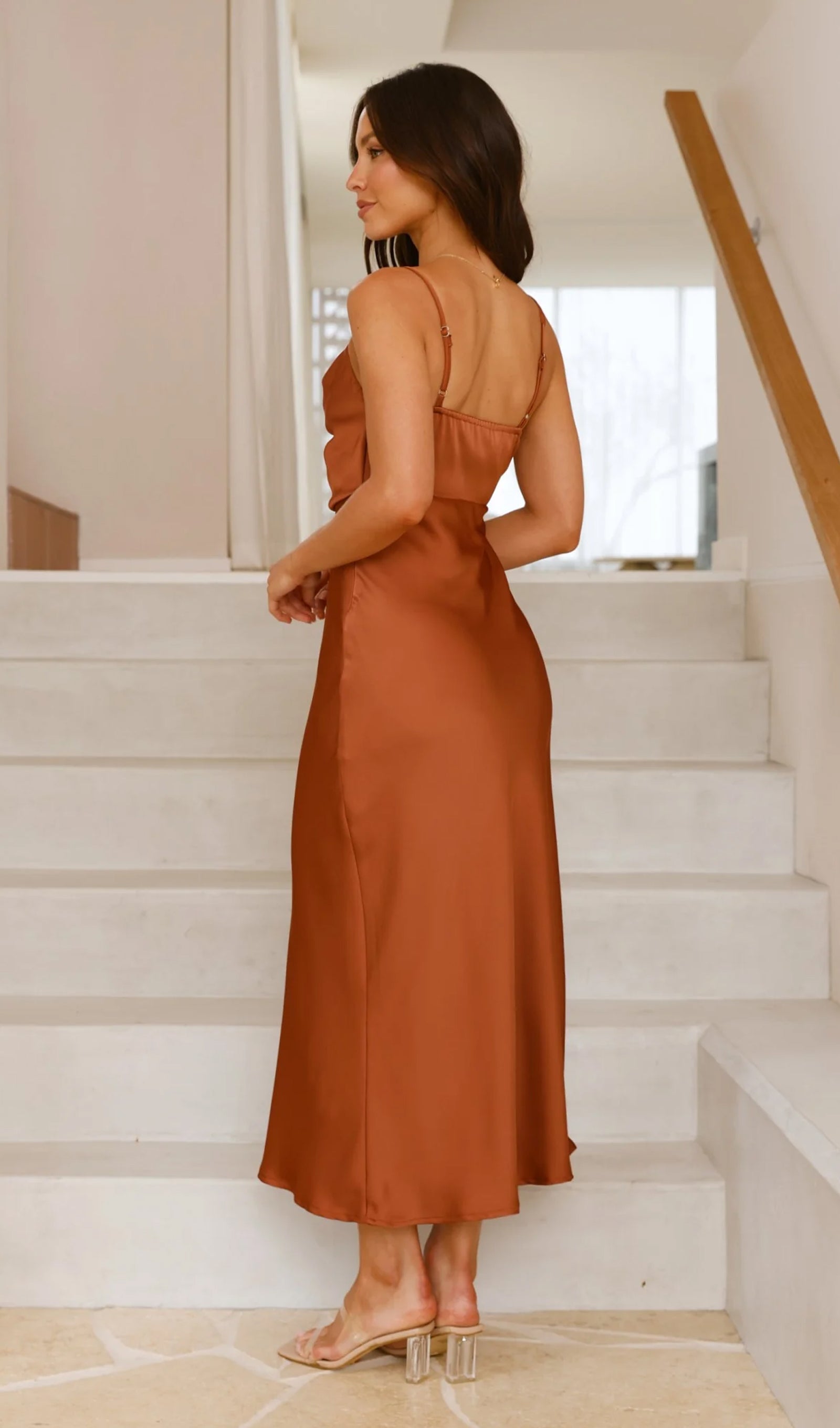 Kahverengi Asimetrik Kolsuz Saten Uzun Elbise