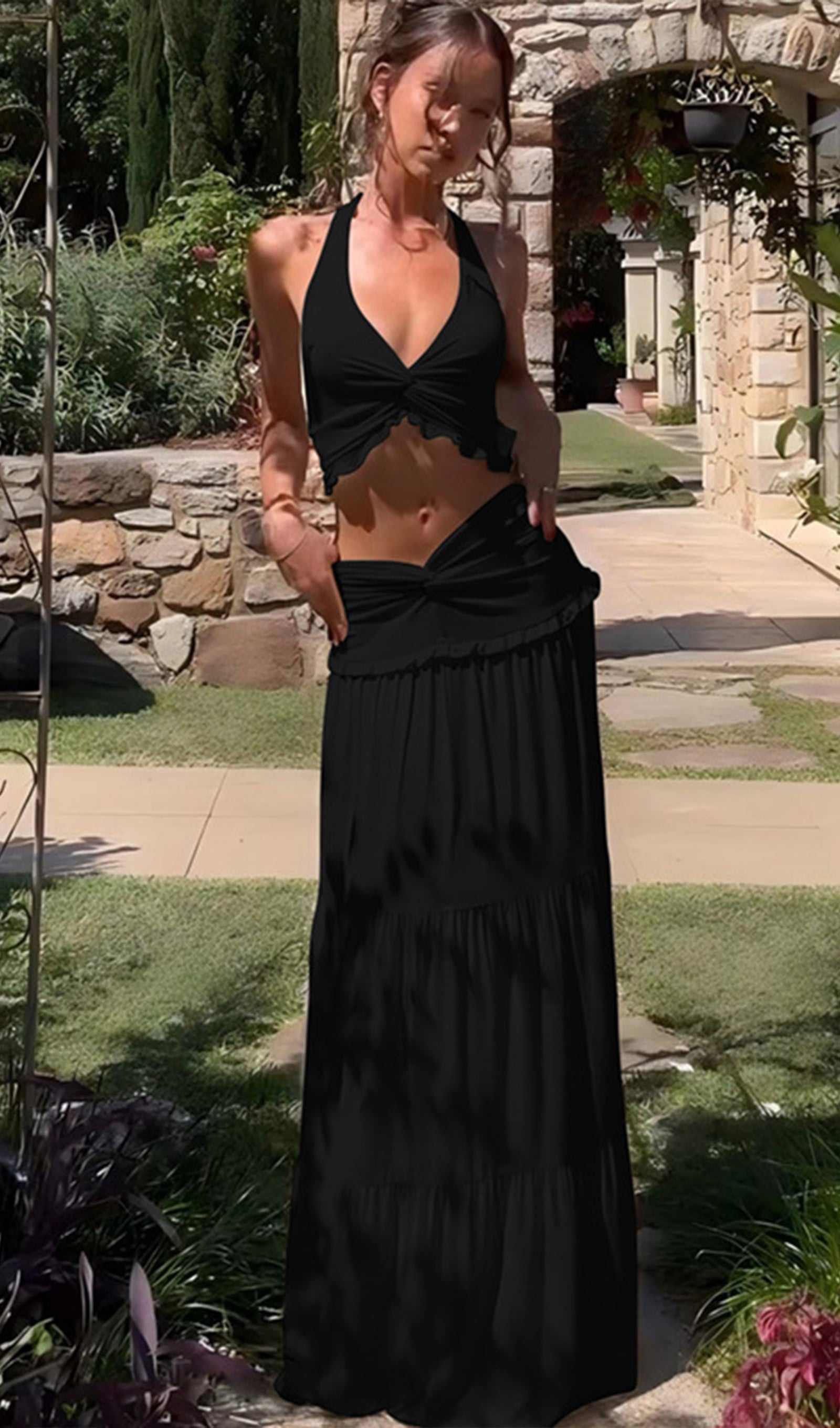 Askılı Üst Ve Bükümlü Fırfırlı Uzun Etek Takımları