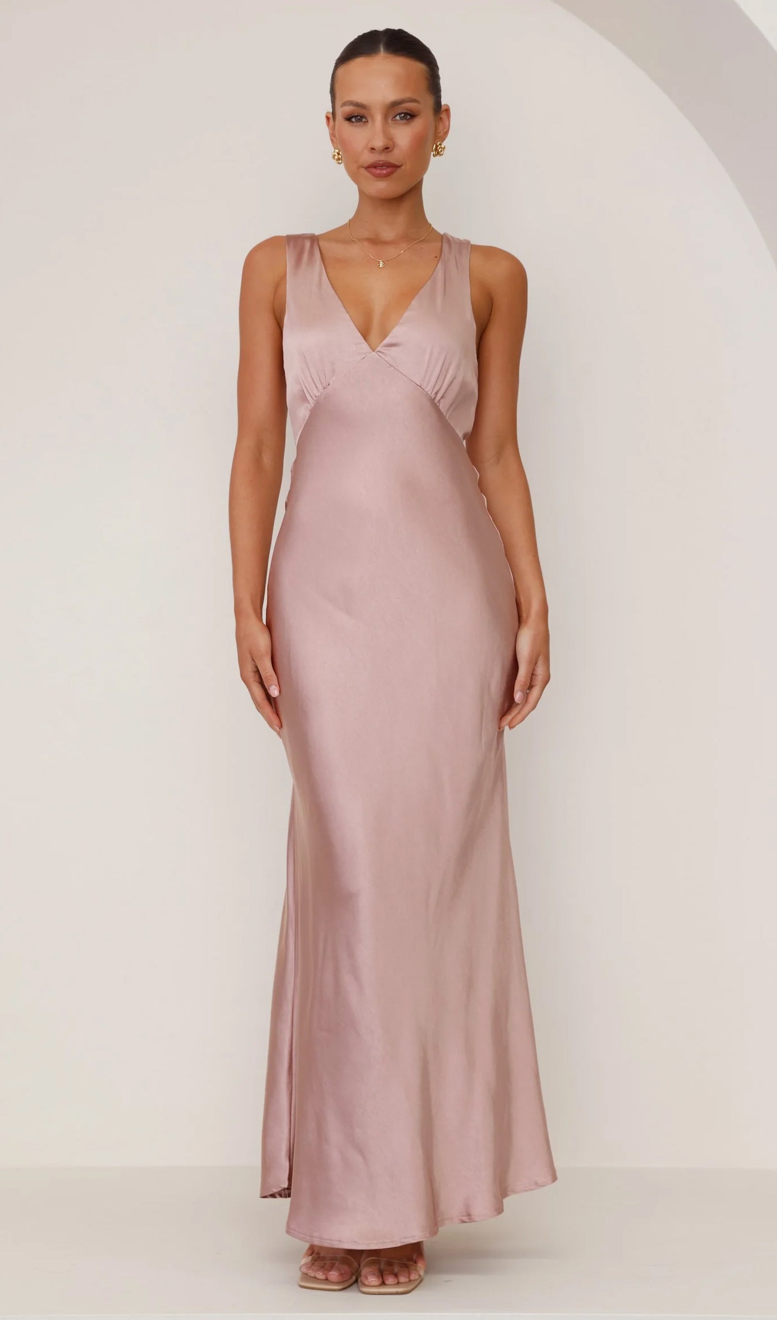 Pembe V Yaka Saten Uzun Elbise
