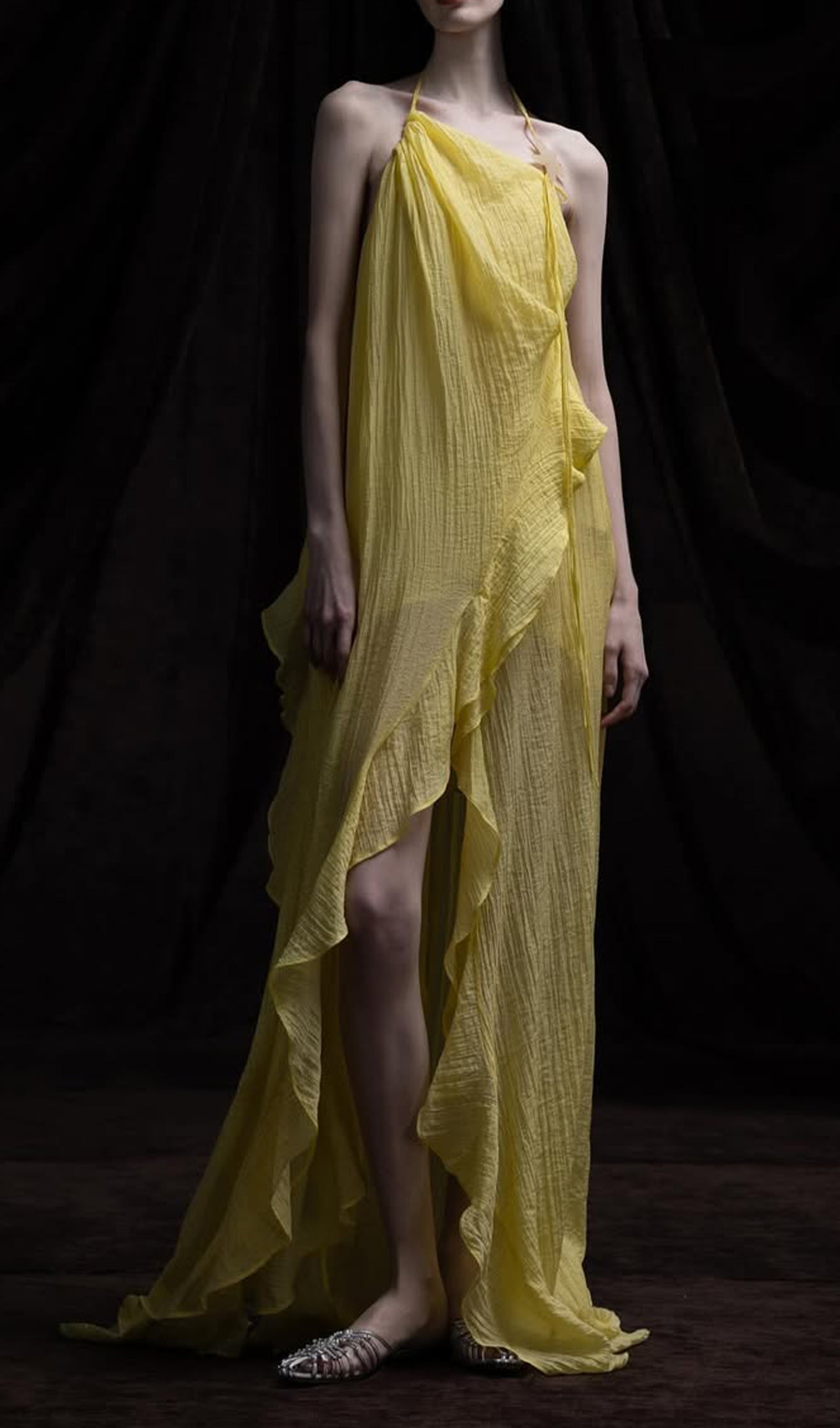 Asimetri Halter Fırfırlı Uzun Elbise