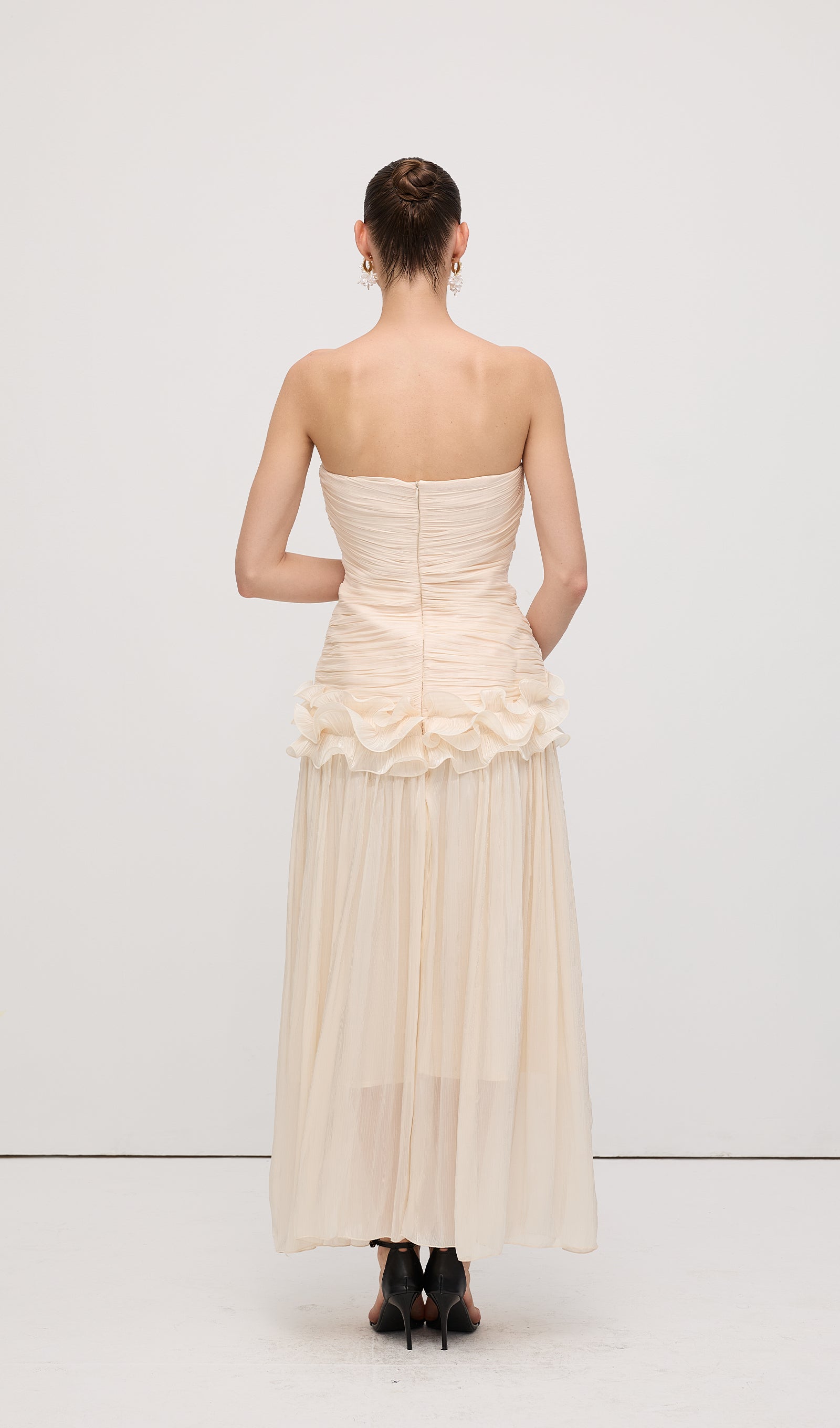 İnce Askısız Volanlı Uzun Elbise