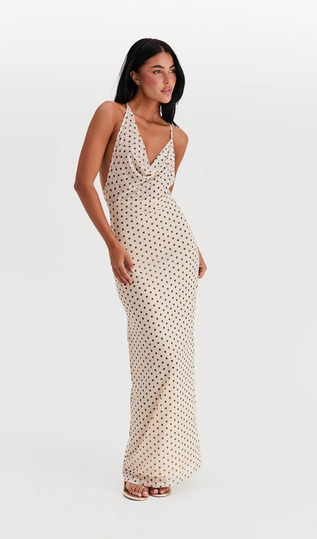 Asimetrik Kapüşonlu Puantiyeli Uzun Elbise