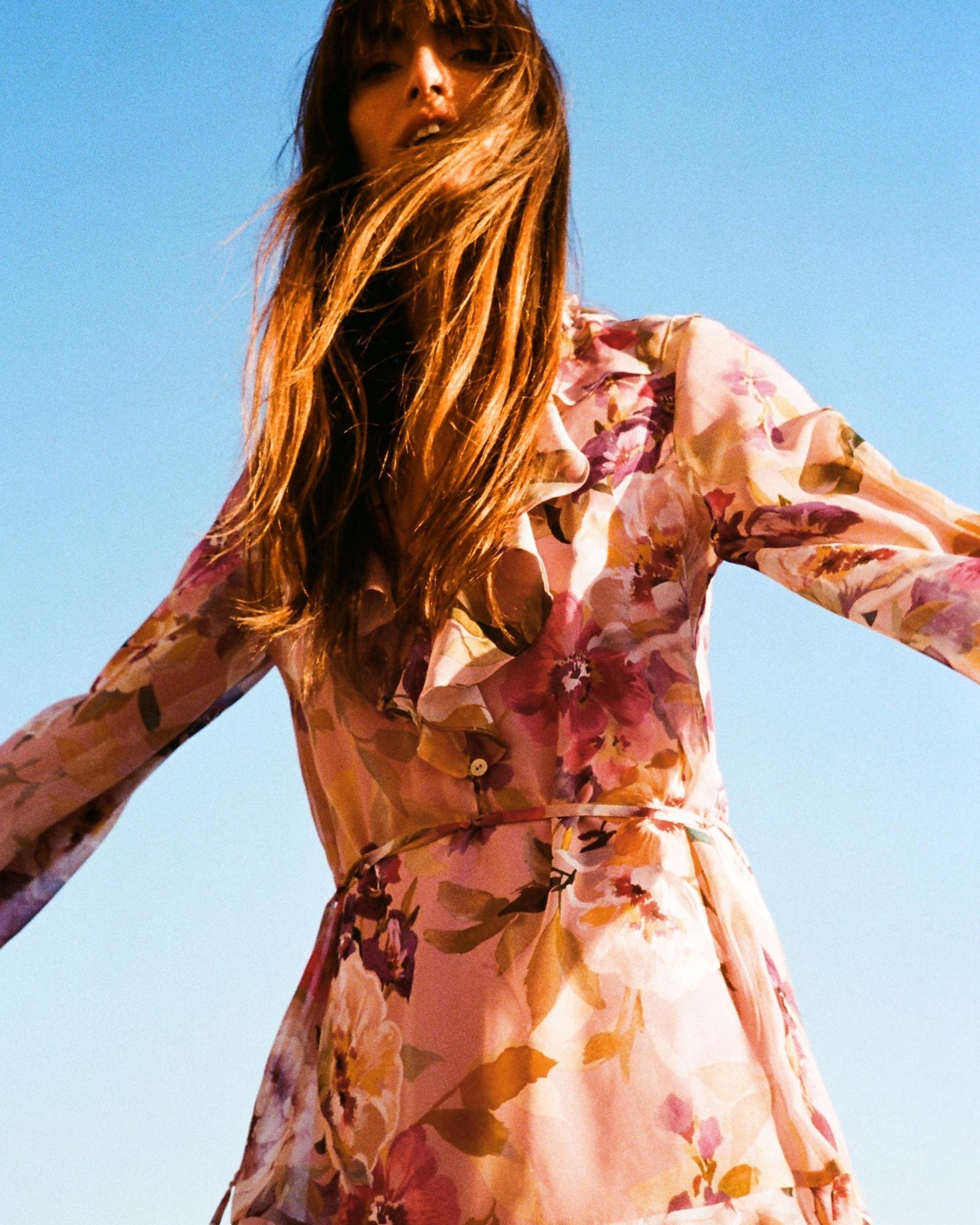 Çiçek Desenli Volanlı Mini Elbise