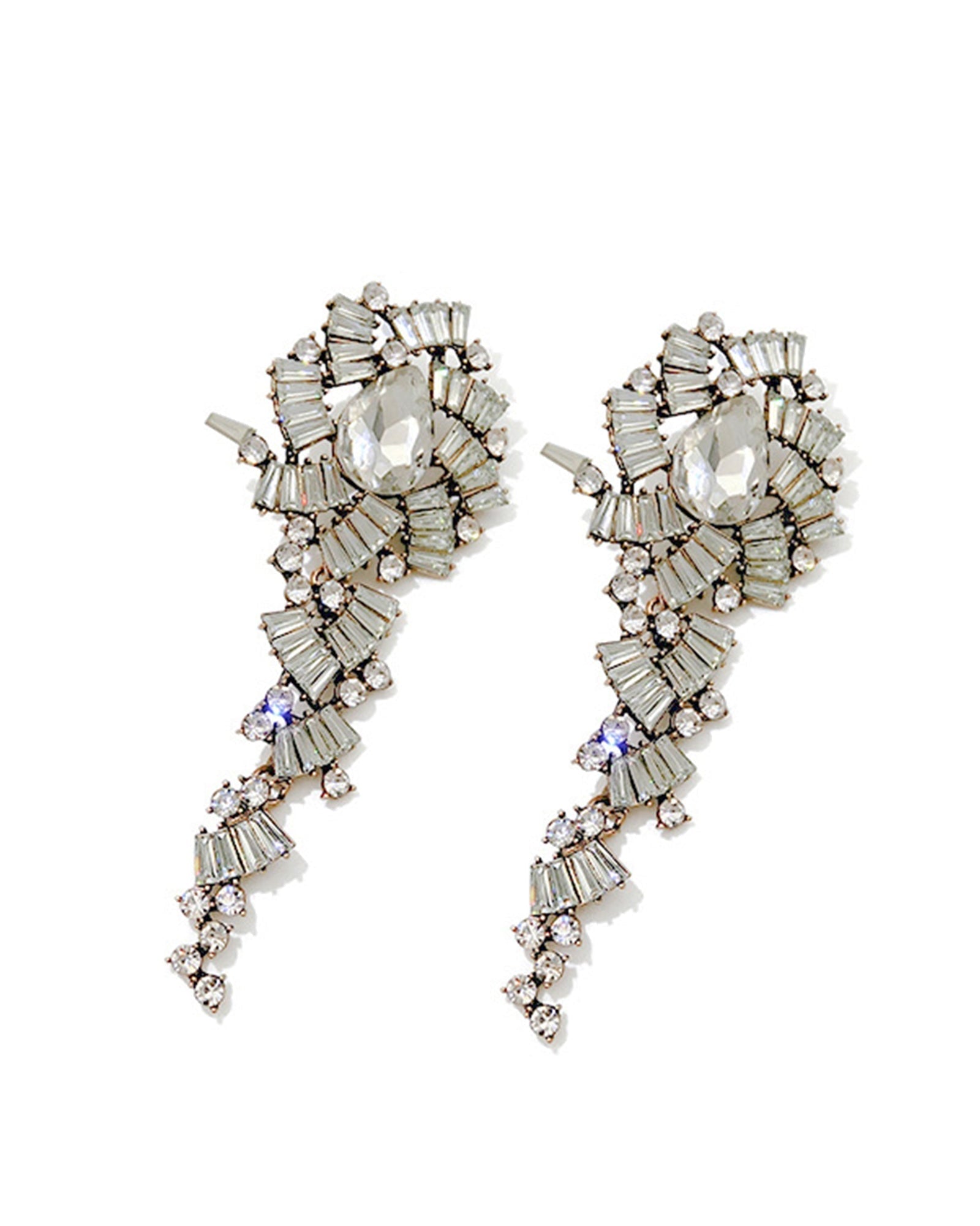 Yapay Elmas Sarkan Damla Küpeler