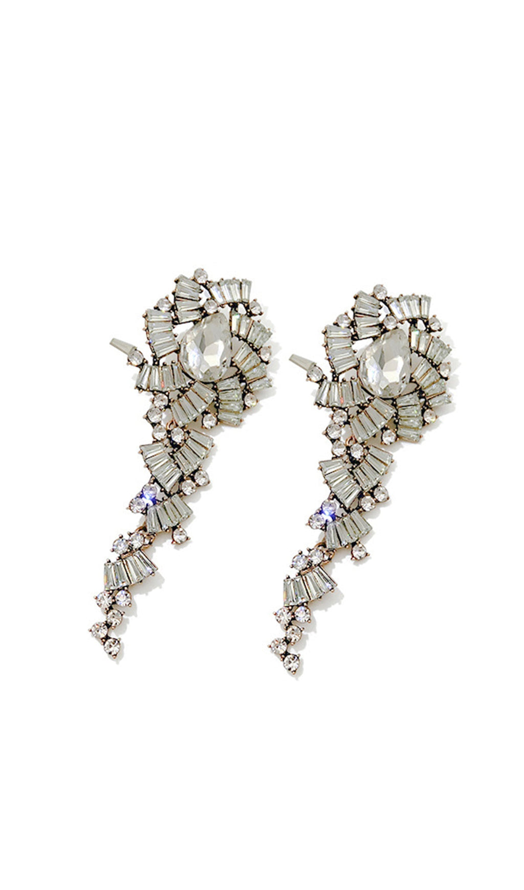 Yapay Elmas Sarkan Damla Küpeler