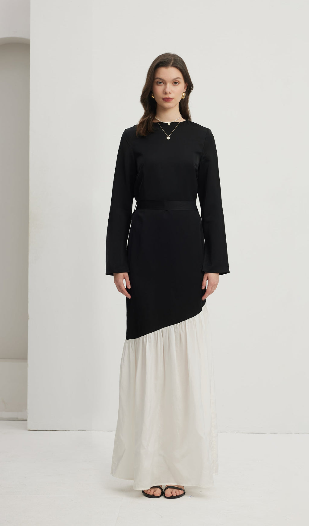 Asimetrik Siyah/Beyaz Renk Bloklu Uzun Elbise