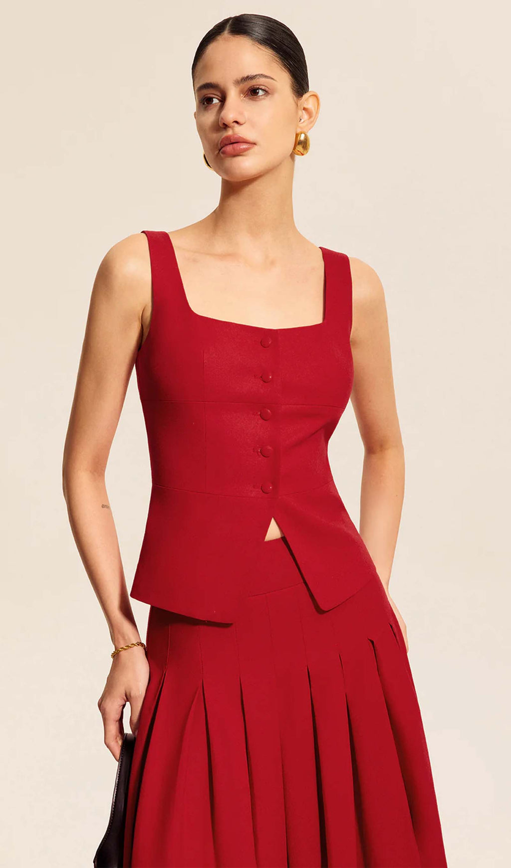 Kare Yaka Yelek Üst Ve Pileli Yırtmaçlı Etek Takımı