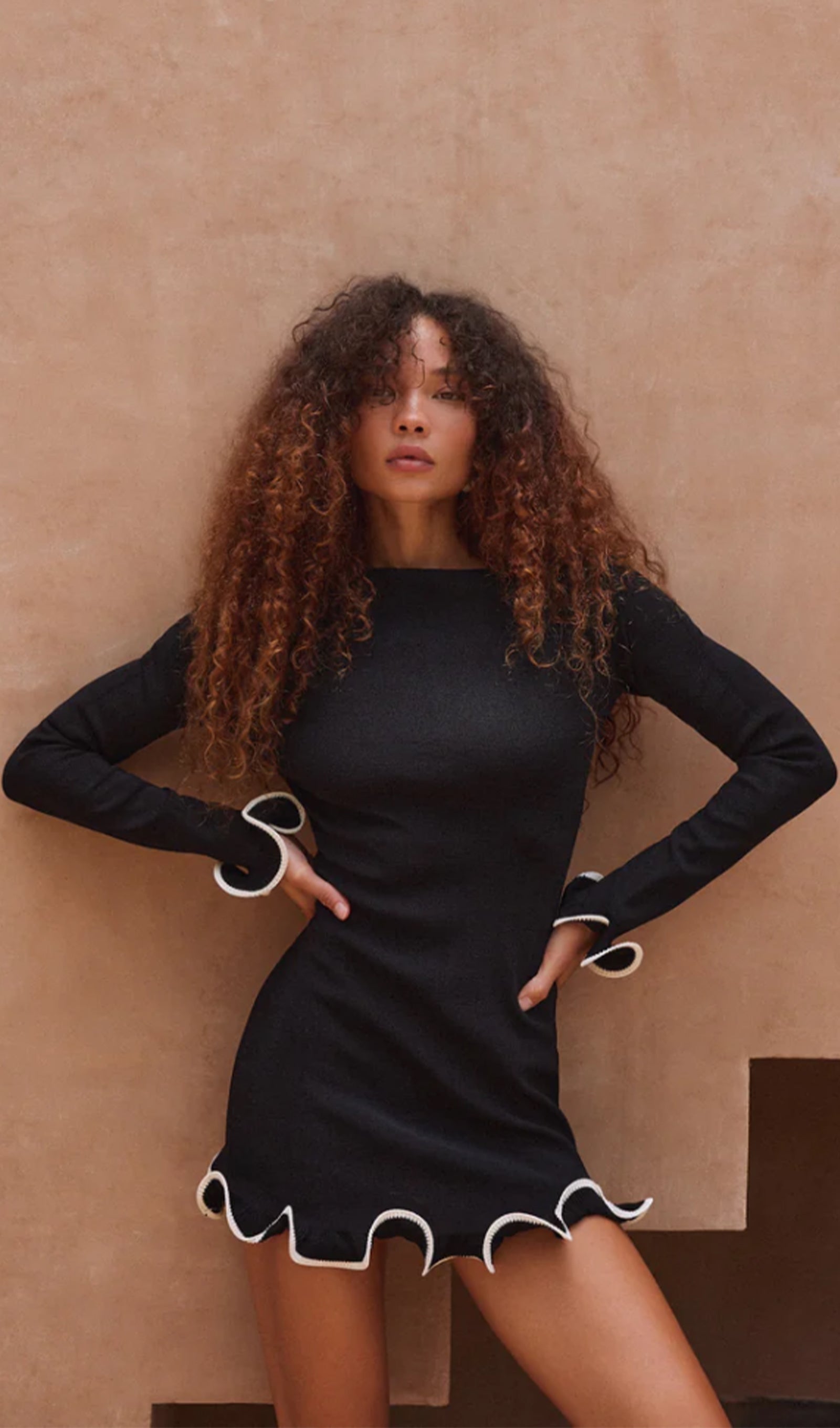 Volanlı Mini Elbise Siyah