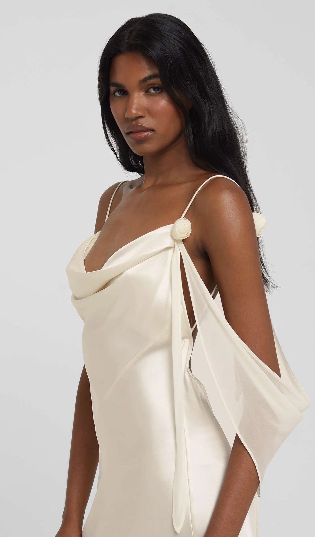 Kolsuz Saten Drapeli Uzun Elbise